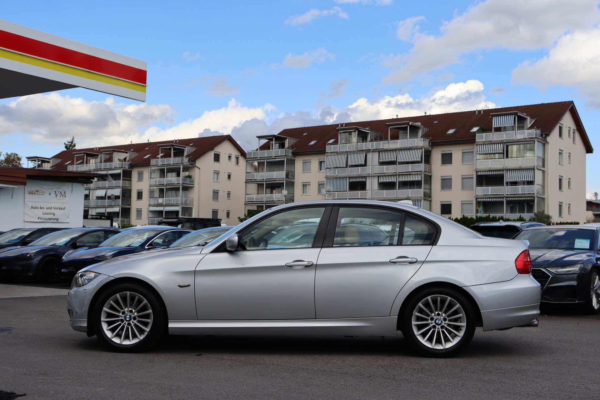 BMW 320i Access Steptronic-image-7