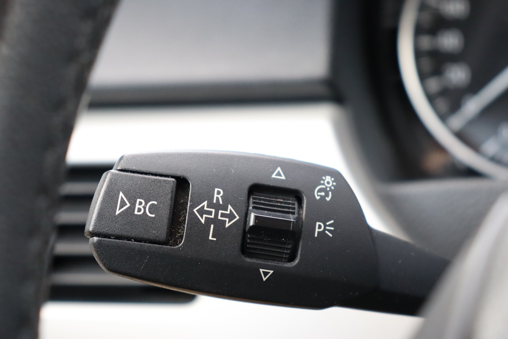 BMW 320i Access Steptronic-image-20
