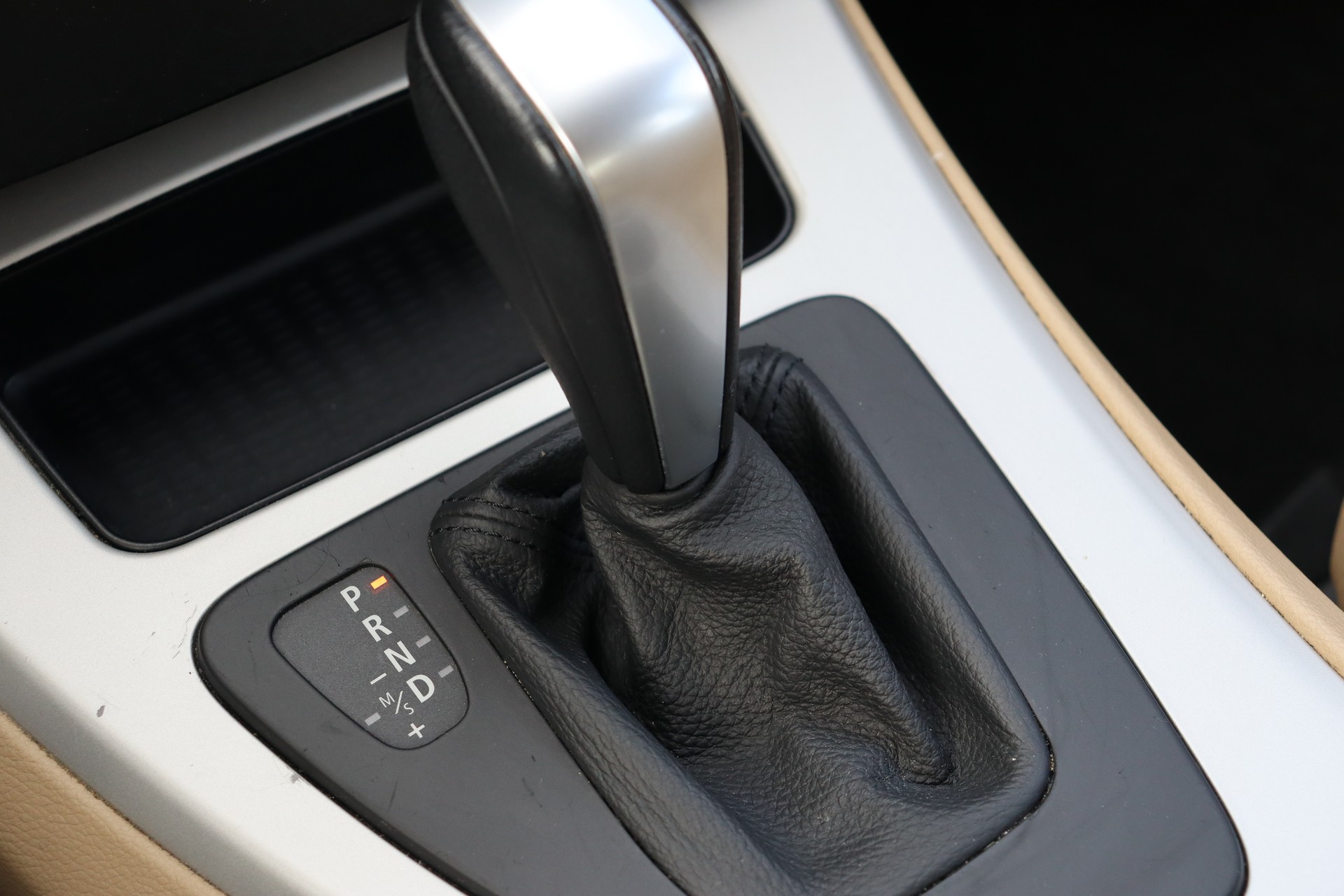 BMW 320i Access Steptronic-image-25