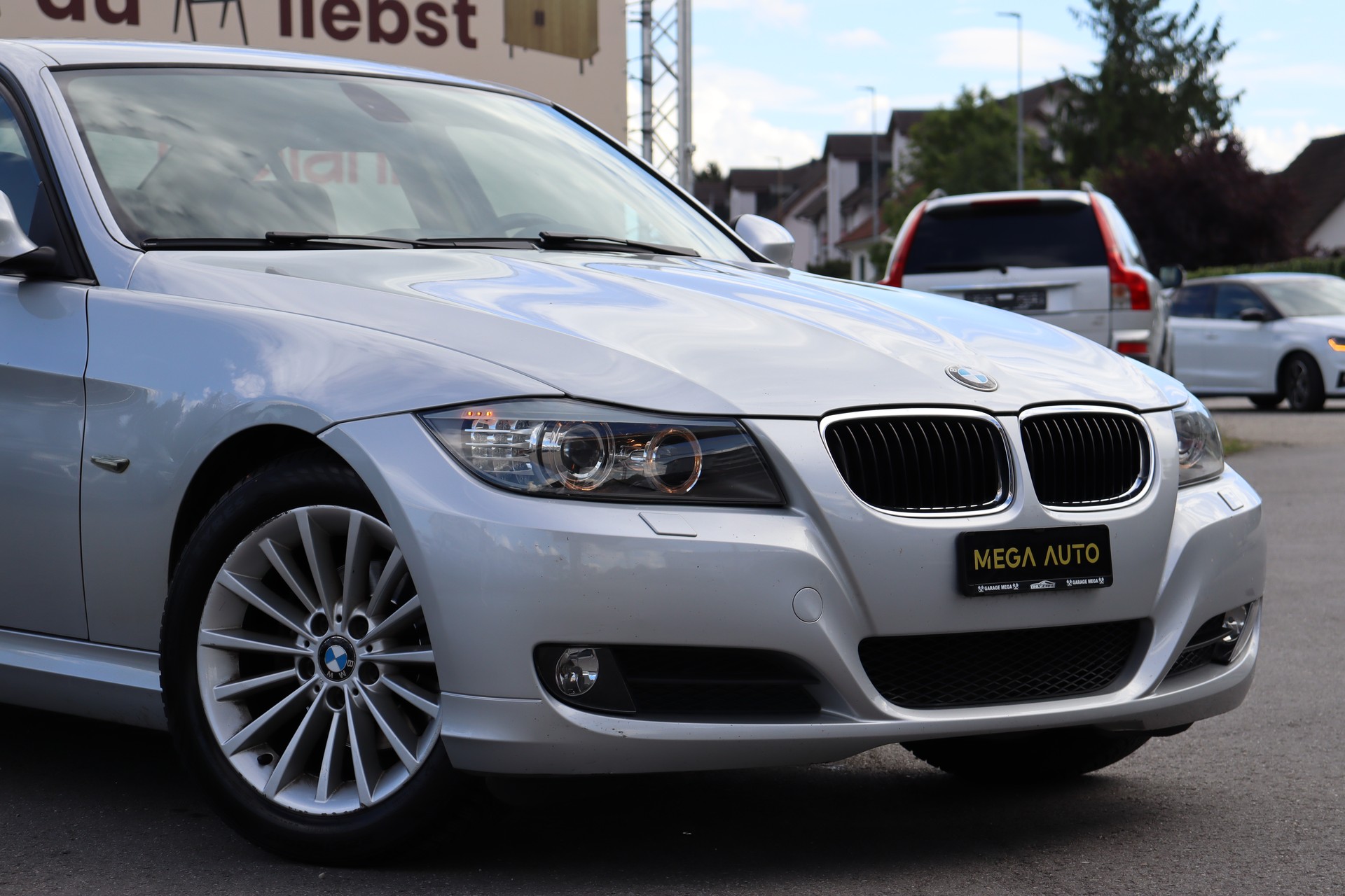 BMW 320i Access Steptronic-image-1