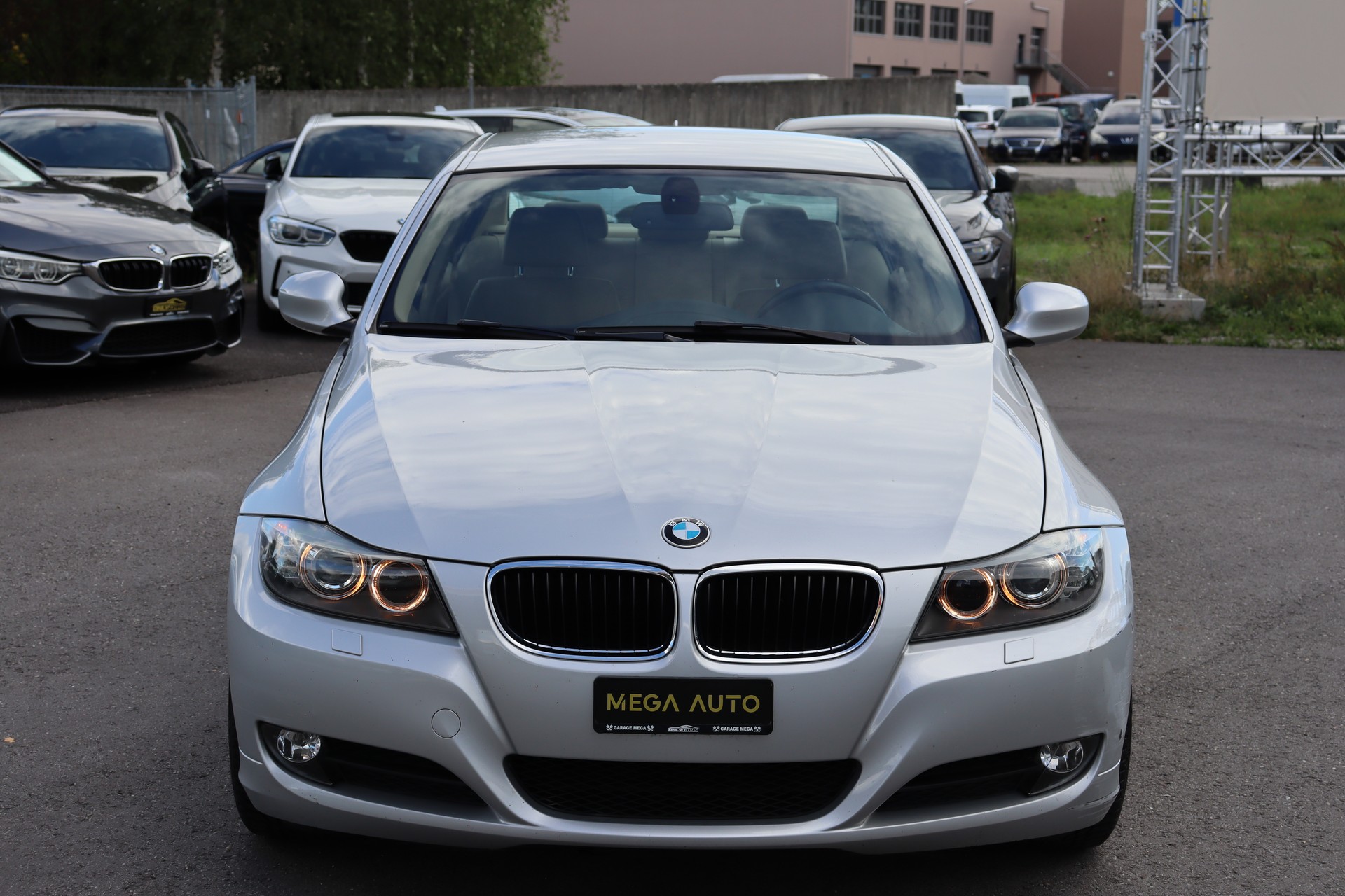 BMW 320i Access Steptronic-image-10