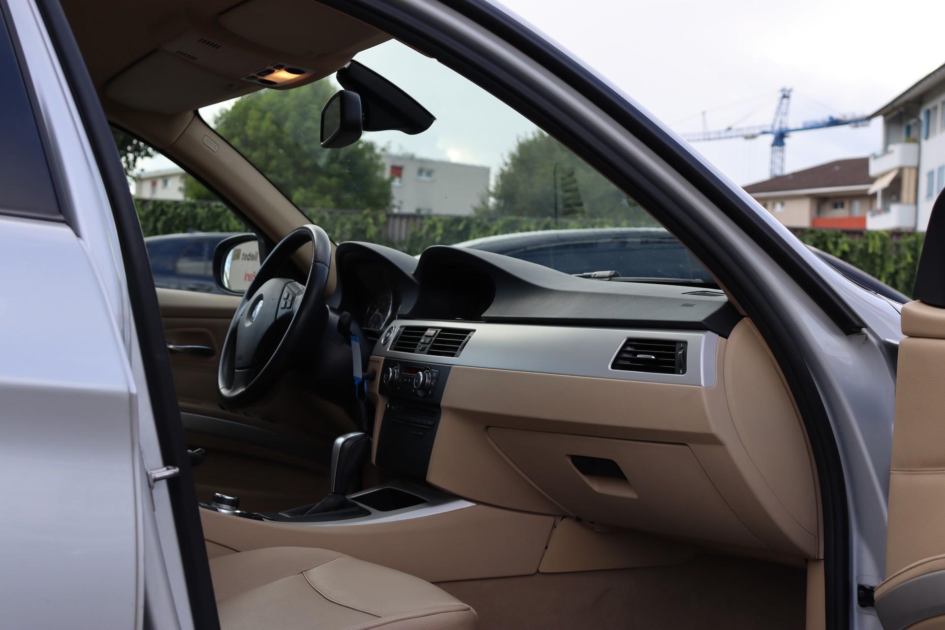 BMW 320i Access Steptronic-image-15