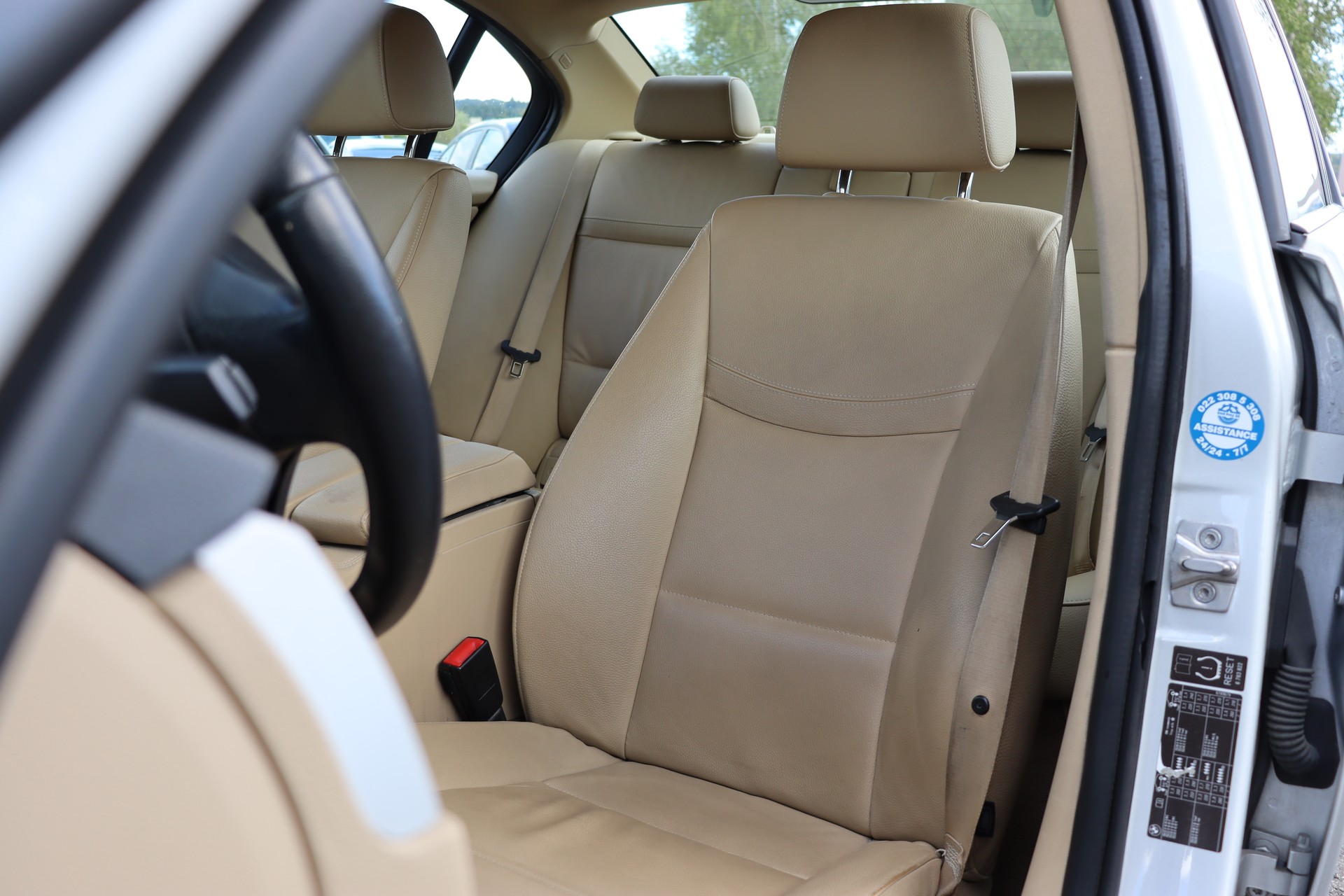 BMW 320i Access Steptronic-image-14