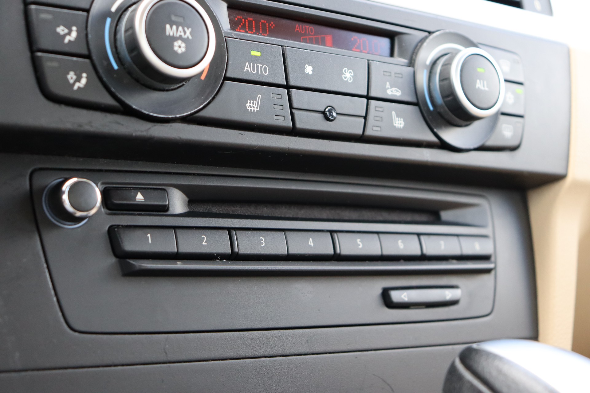BMW 320i Access Steptronic-image-24