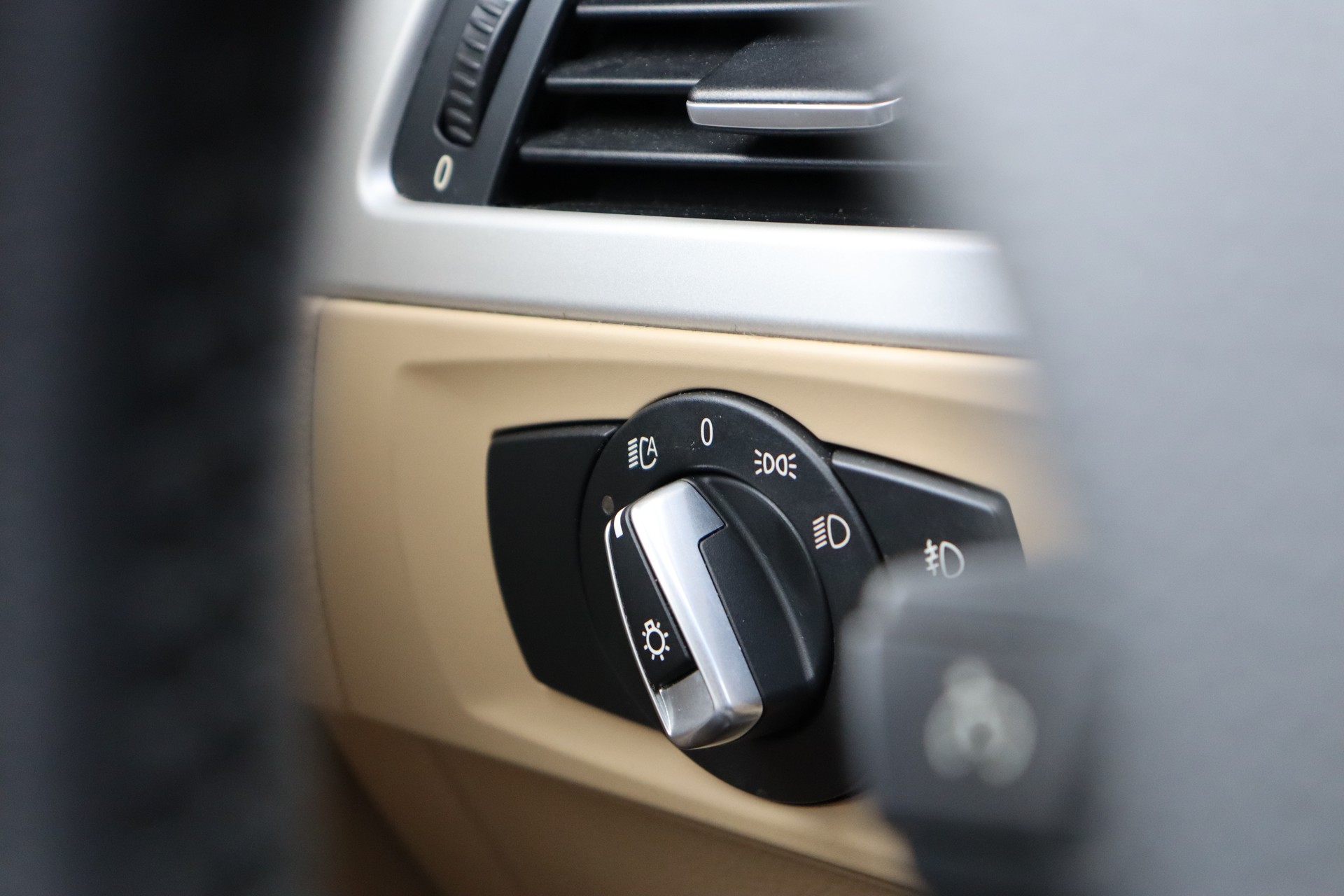 BMW 320i Access Steptronic-image-19