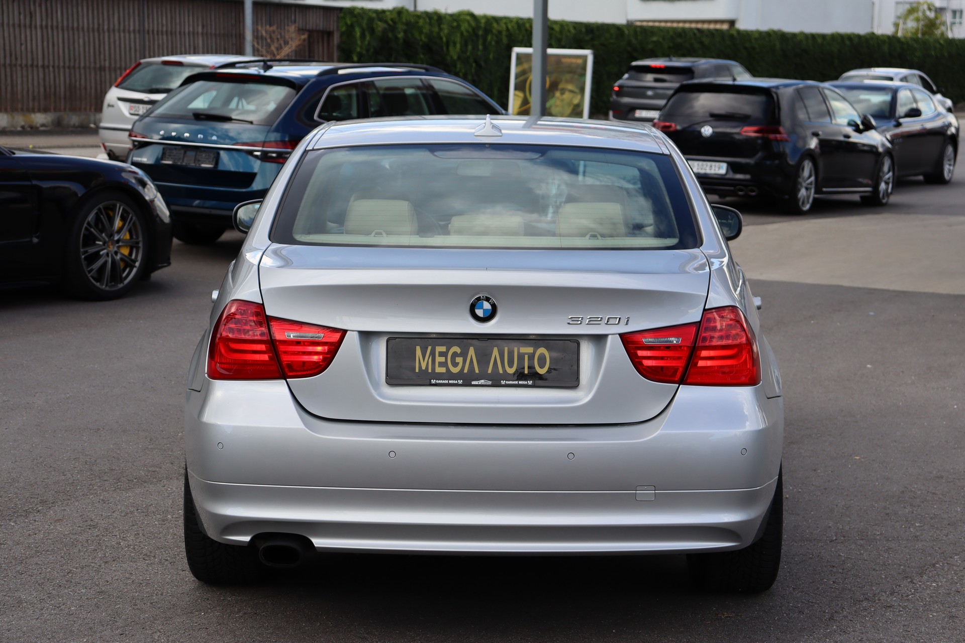 BMW 320i Access Steptronic-image-11
