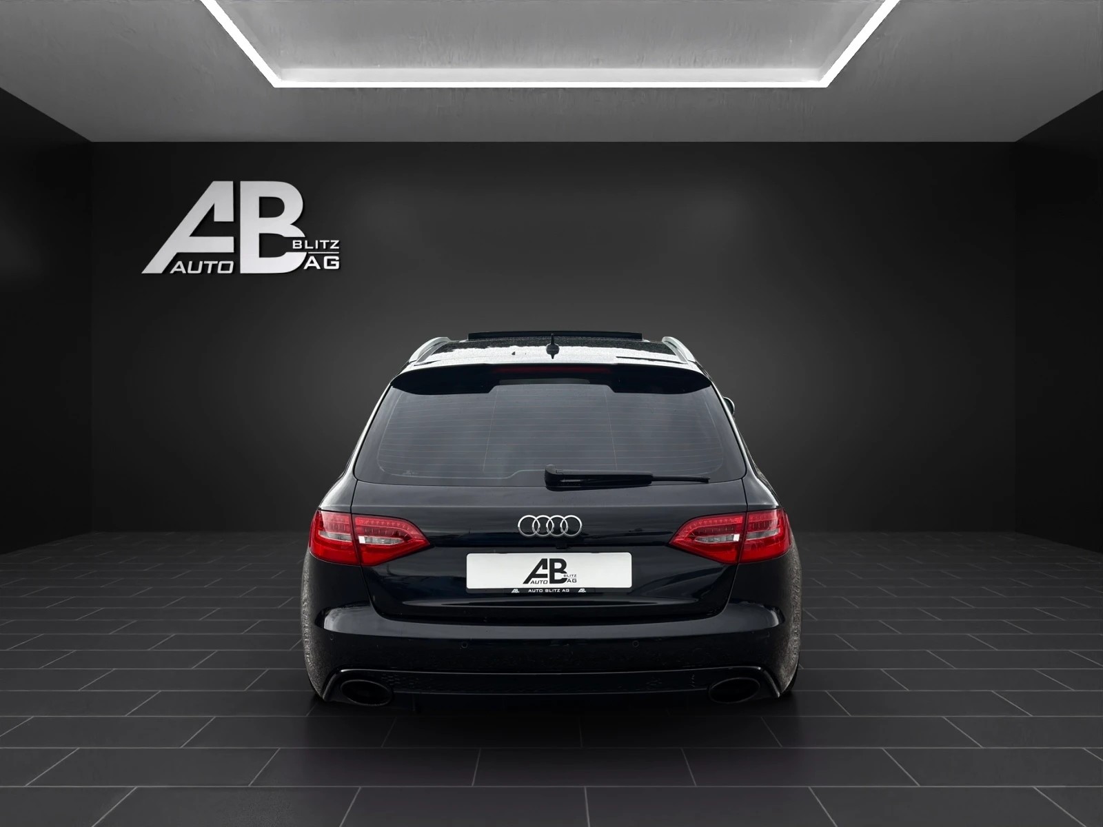 AUDI RS4 Avant 4.2 FSI V8 quattro S-tronic-image-3