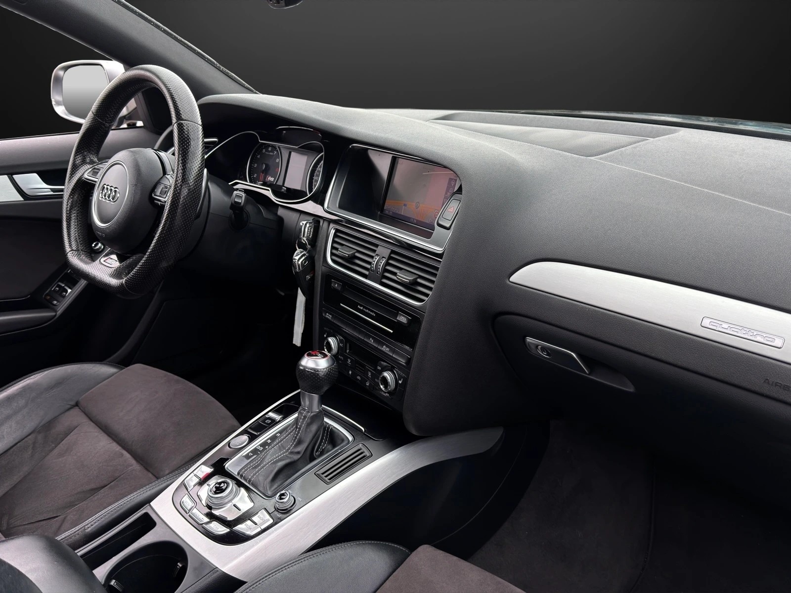 AUDI RS4 Avant 4.2 FSI V8 quattro S-tronic-image-9