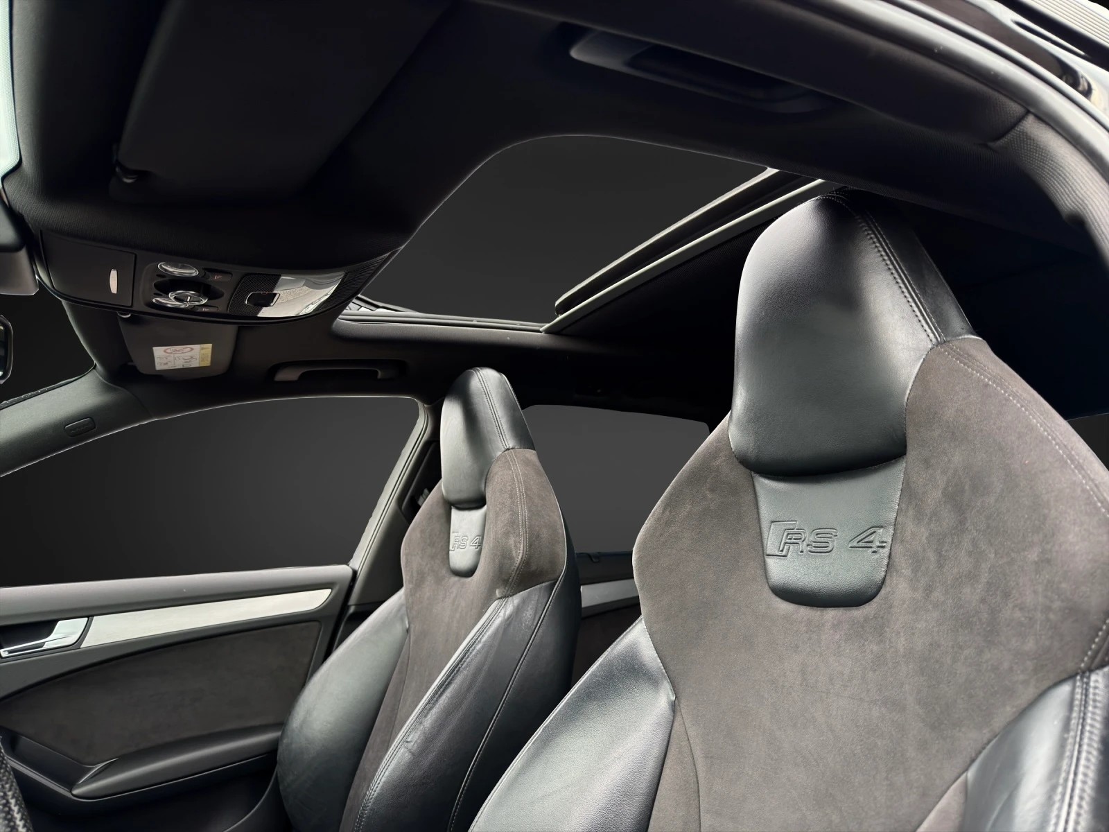 AUDI RS4 Avant 4.2 FSI V8 quattro S-tronic-image-13