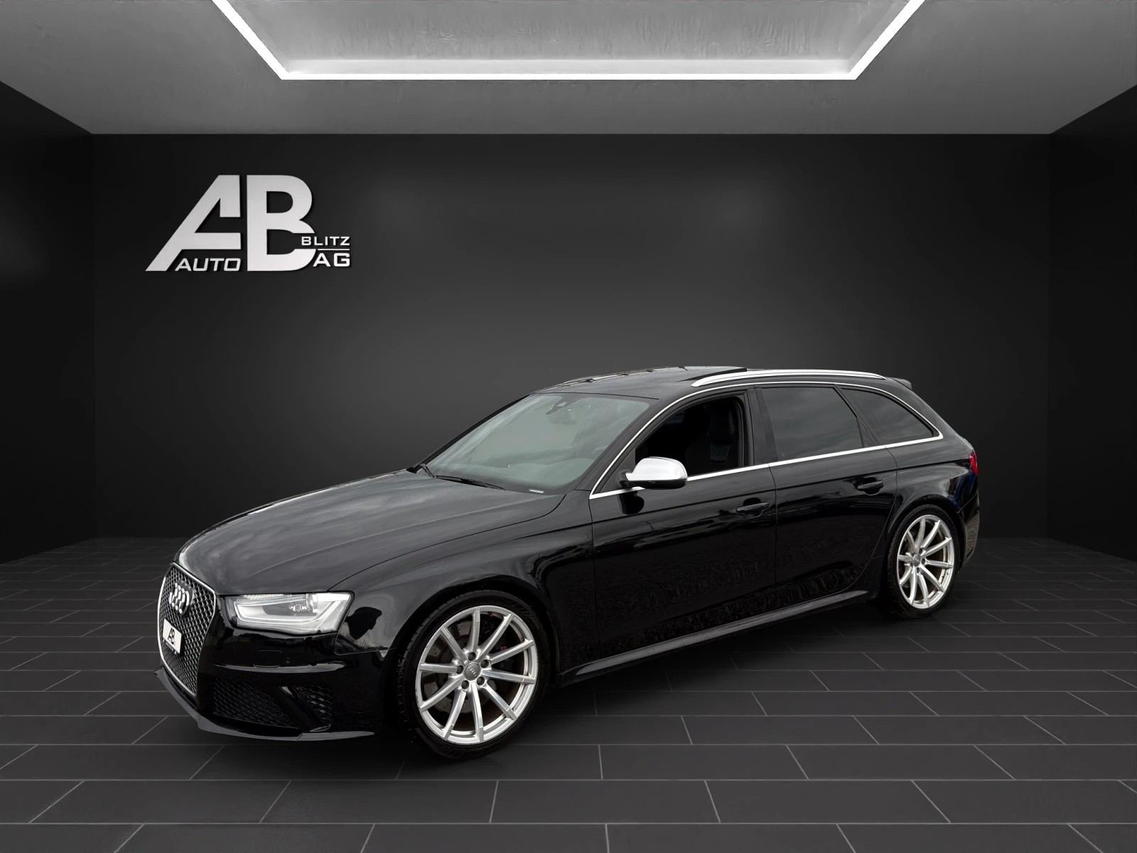 AUDI RS4 Avant 4.2 FSI V8 quattro S-tronic-image-1