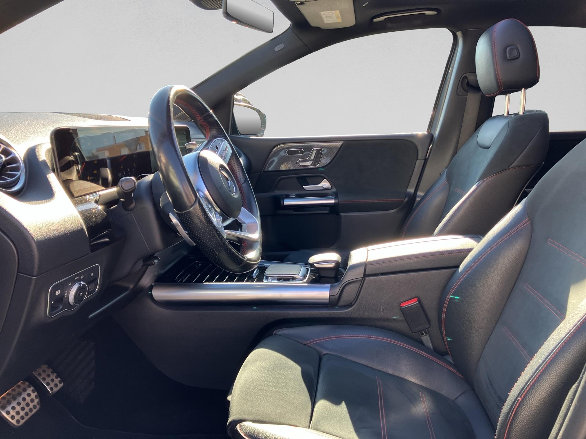 MERCEDES-BENZ B 220 4Matic AMG Line 7G-DCT-image-8