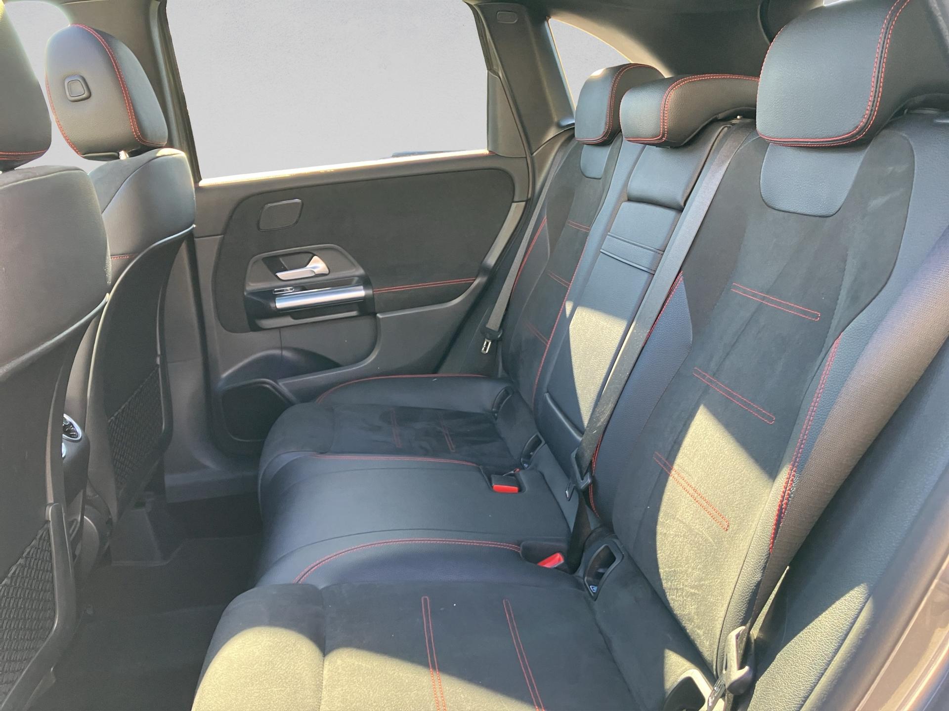 MERCEDES-BENZ B 220 4Matic AMG Line 7G-DCT-image-14