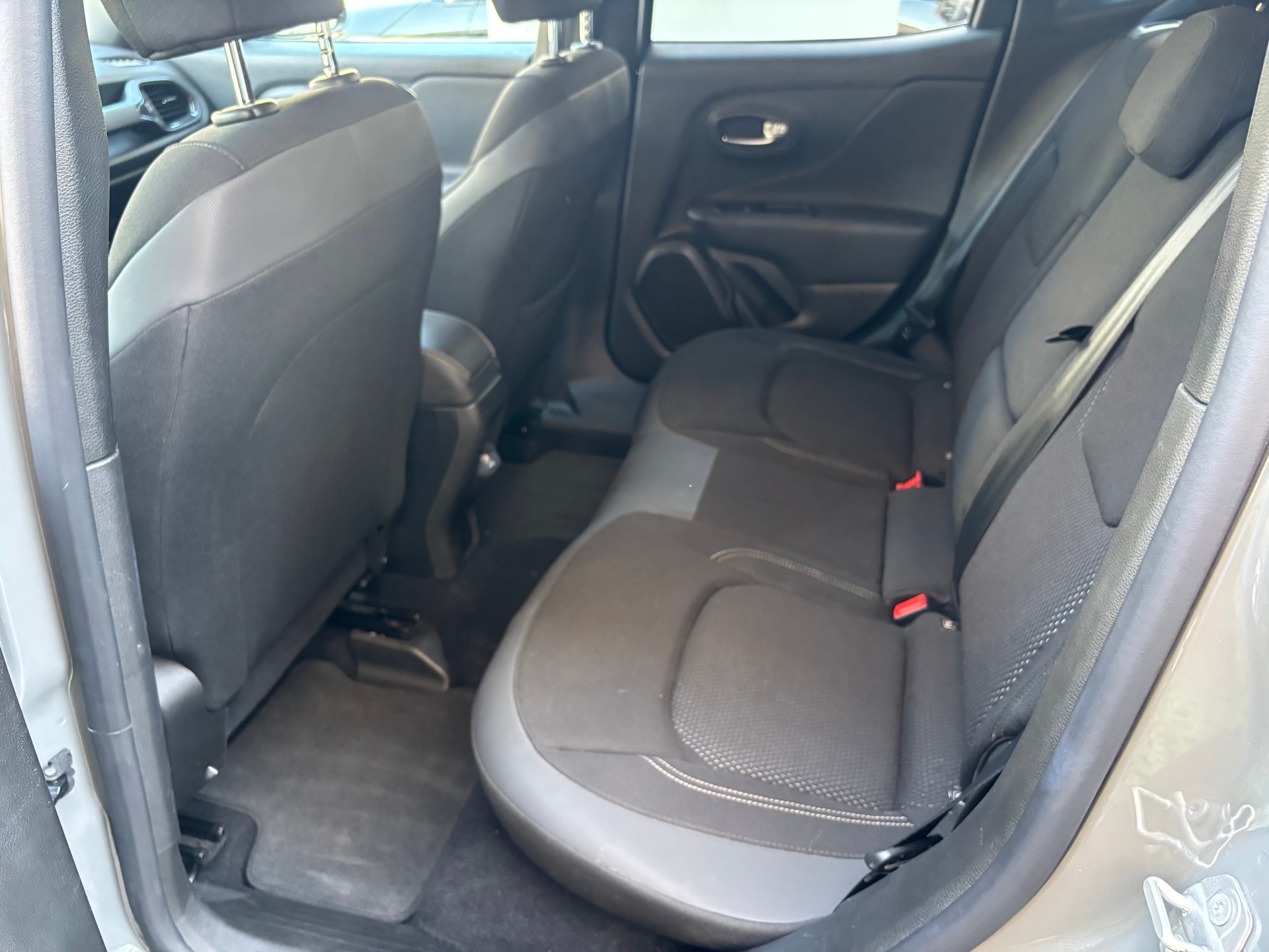 JEEP Renegade 1.3 T PHEV S AWD-image-6