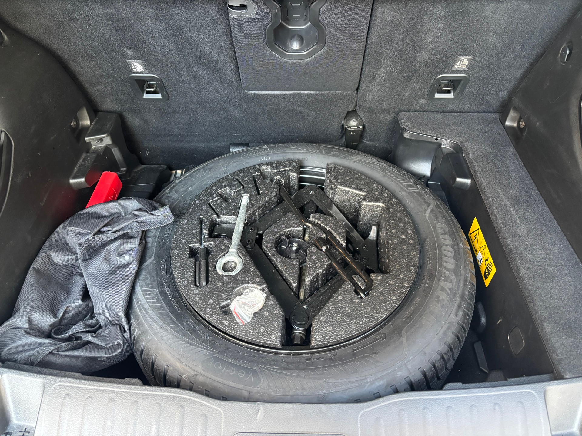 JEEP Renegade 1.3 T PHEV S AWD-image-11