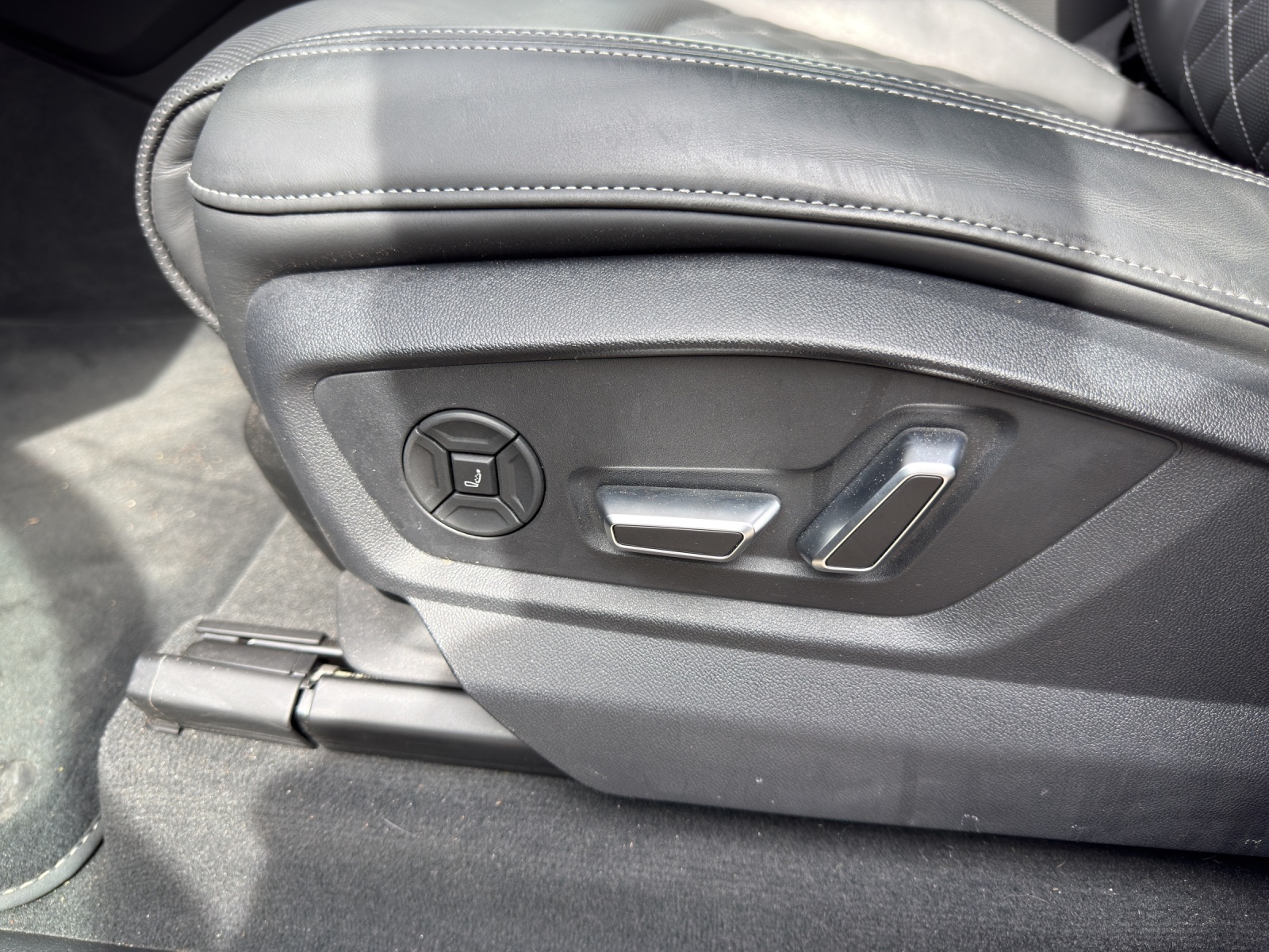 AUDI Q7 55 TFSI S line quattro tiptronic-image-15