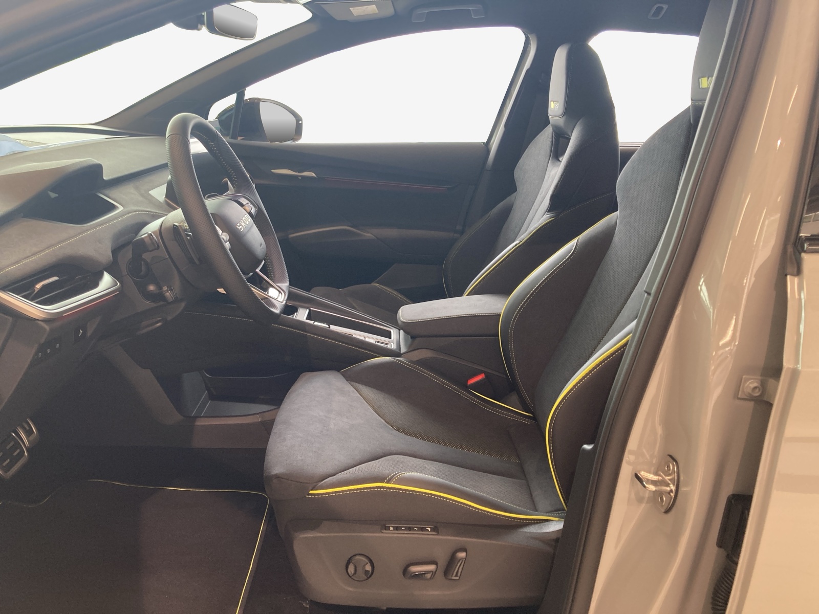 SKODA Elroq RS 4x4-image-5