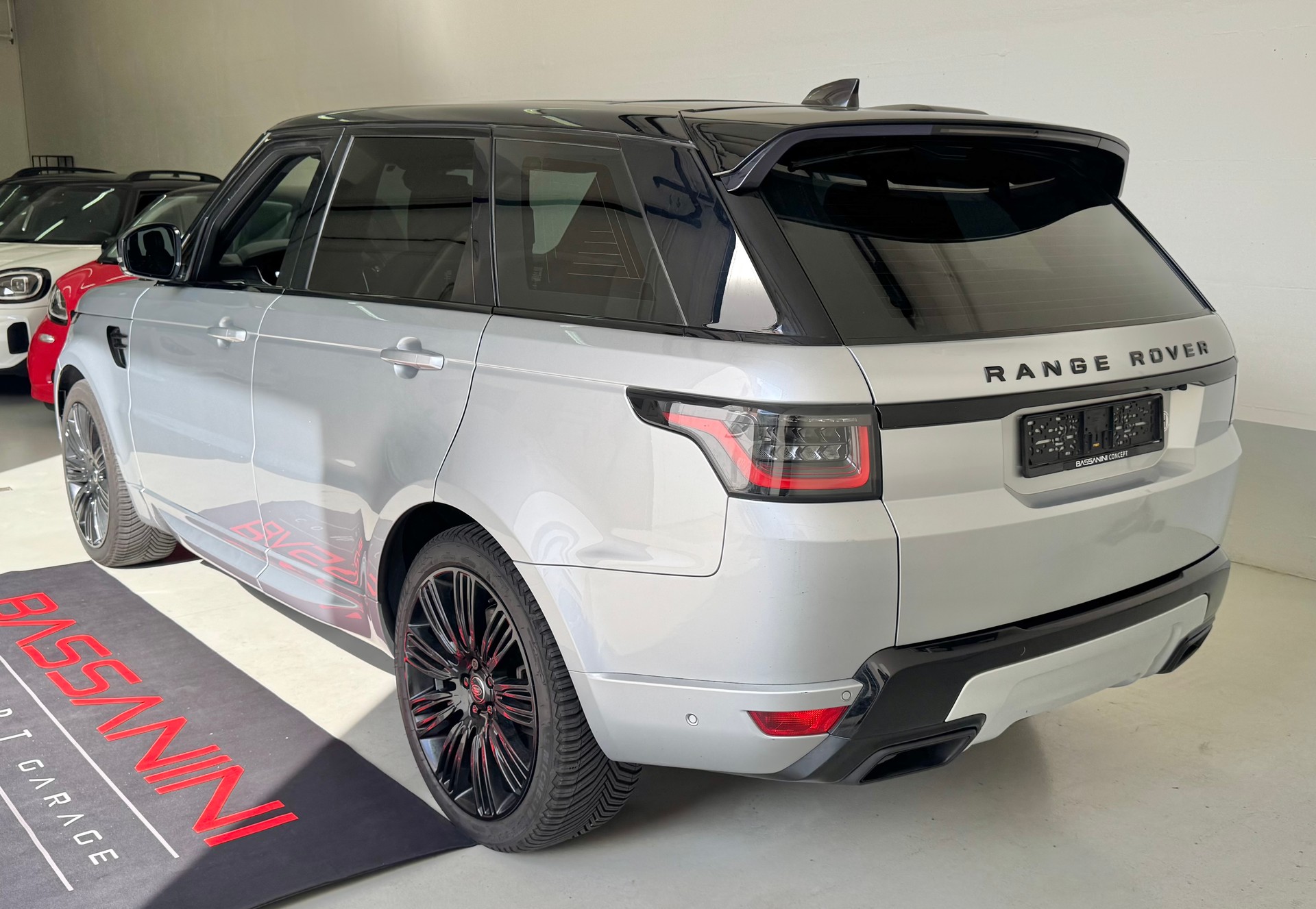 LAND ROVER Range Rover Sport 3.0 SDV6 HSE Dynamic Automatic-image-3