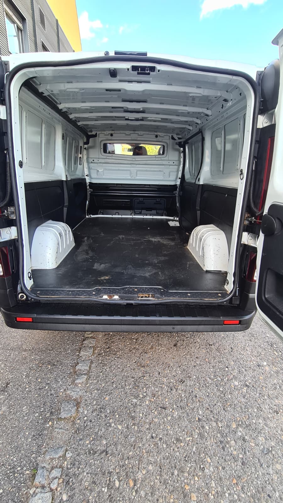 RENAULT Trafic 1.6 ENERGY TwinT. dCi125 2.9t Business L2H1 ** L2 H1 ** 3-Plätzer ** Klimaanlage ** Tempomat ** PDC ** Ab MFK & Service-image-10