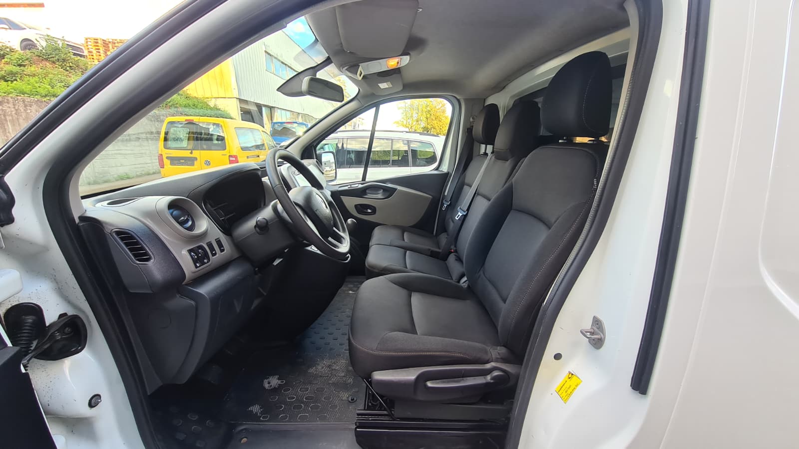 RENAULT Trafic 1.6 ENERGY TwinT. dCi125 2.9t Business L2H1 ** L2 H1 ** 3-Plätzer ** Klimaanlage ** Tempomat ** PDC ** Ab MFK & Service-image-14