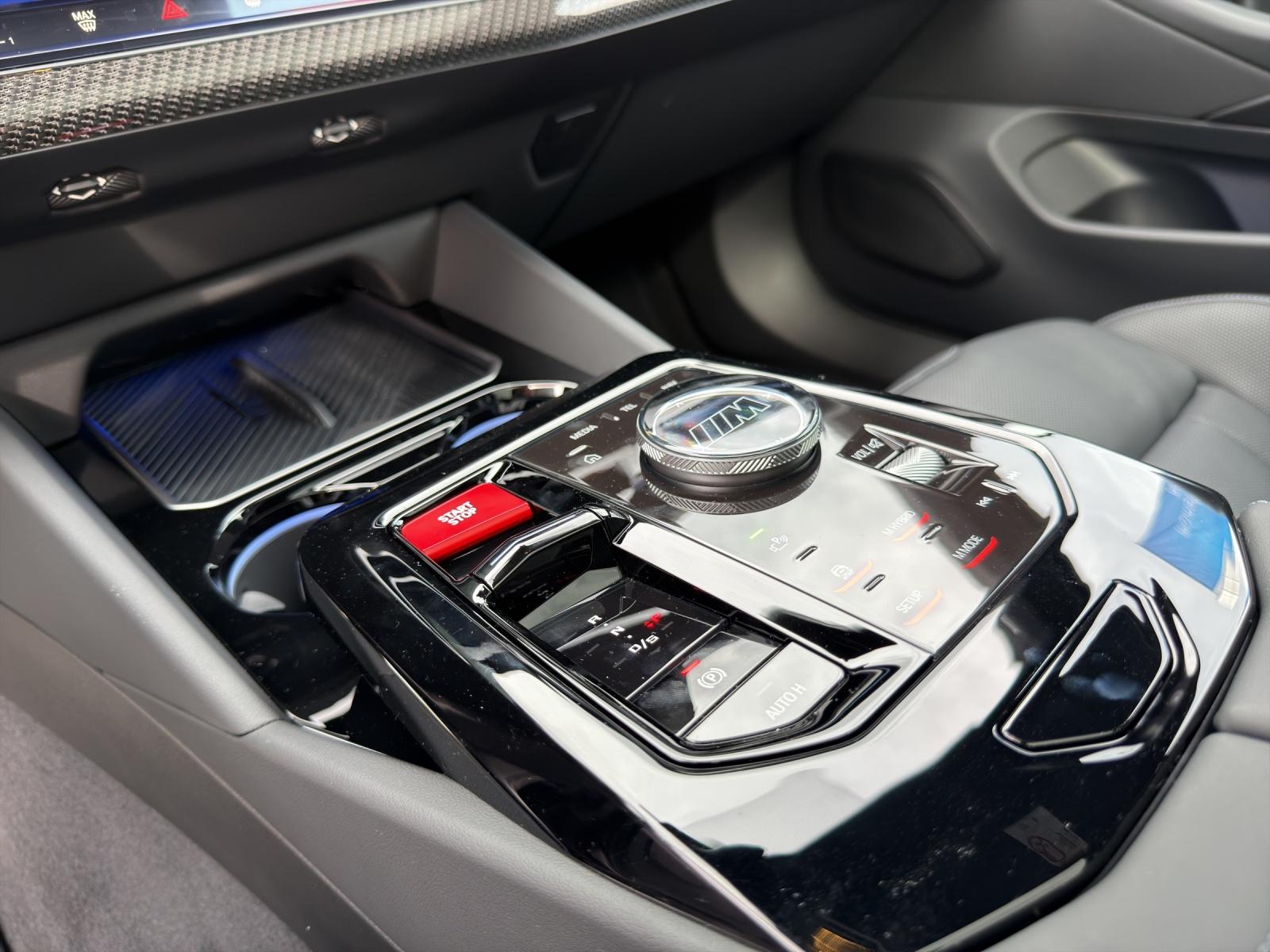 BMW M5 xDrive Touring-image-28