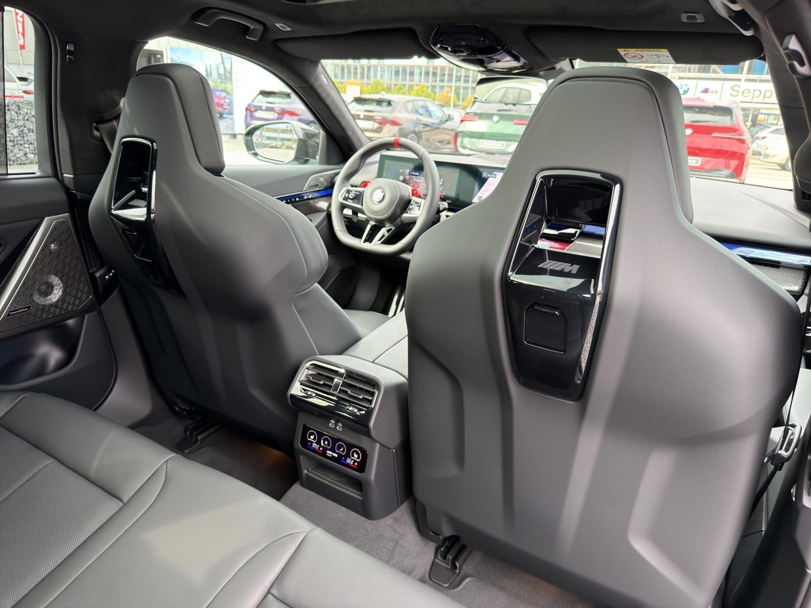 BMW M5 xDrive Touring-image-19