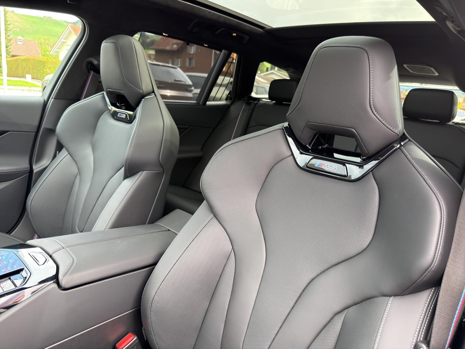 BMW M5 xDrive Touring-image-21