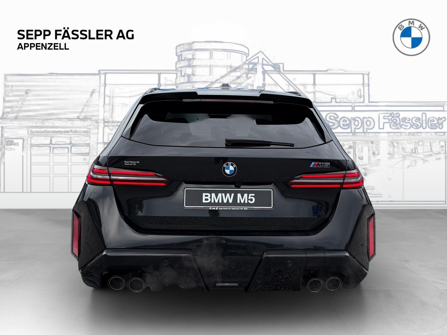BMW M5 xDrive Touring-showroom-element-3