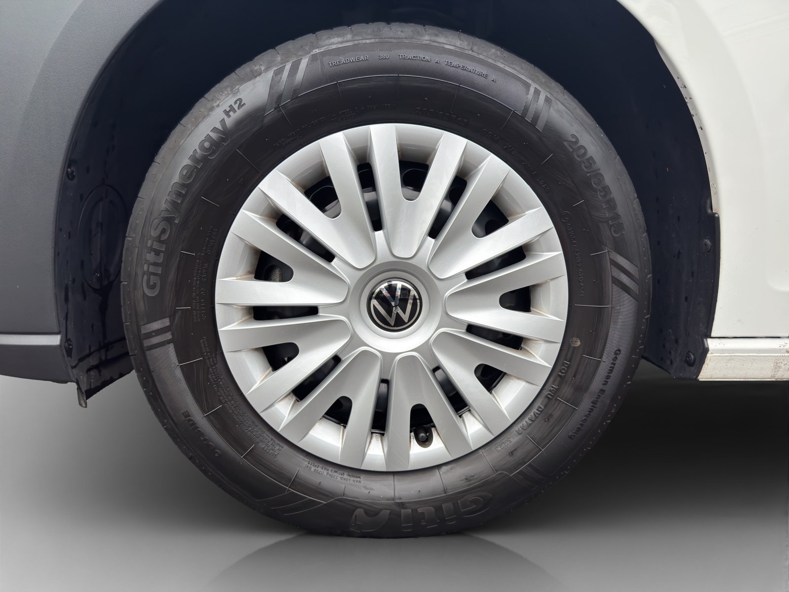 VW Caddy 2.0 TDI-image-13