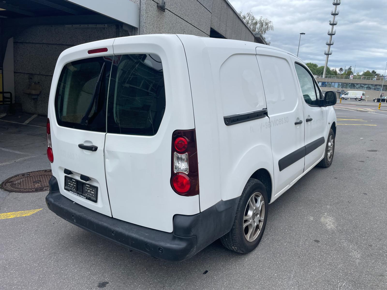 CITROEN Berlingo 1.6 BlueHDi 100 S&S Komfort-image-1