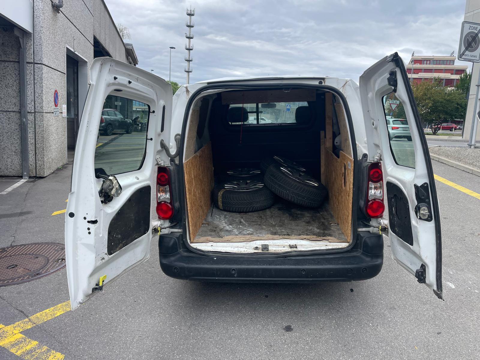 CITROEN Berlingo 1.6 BlueHDi 100 S&S Komfort-image-4