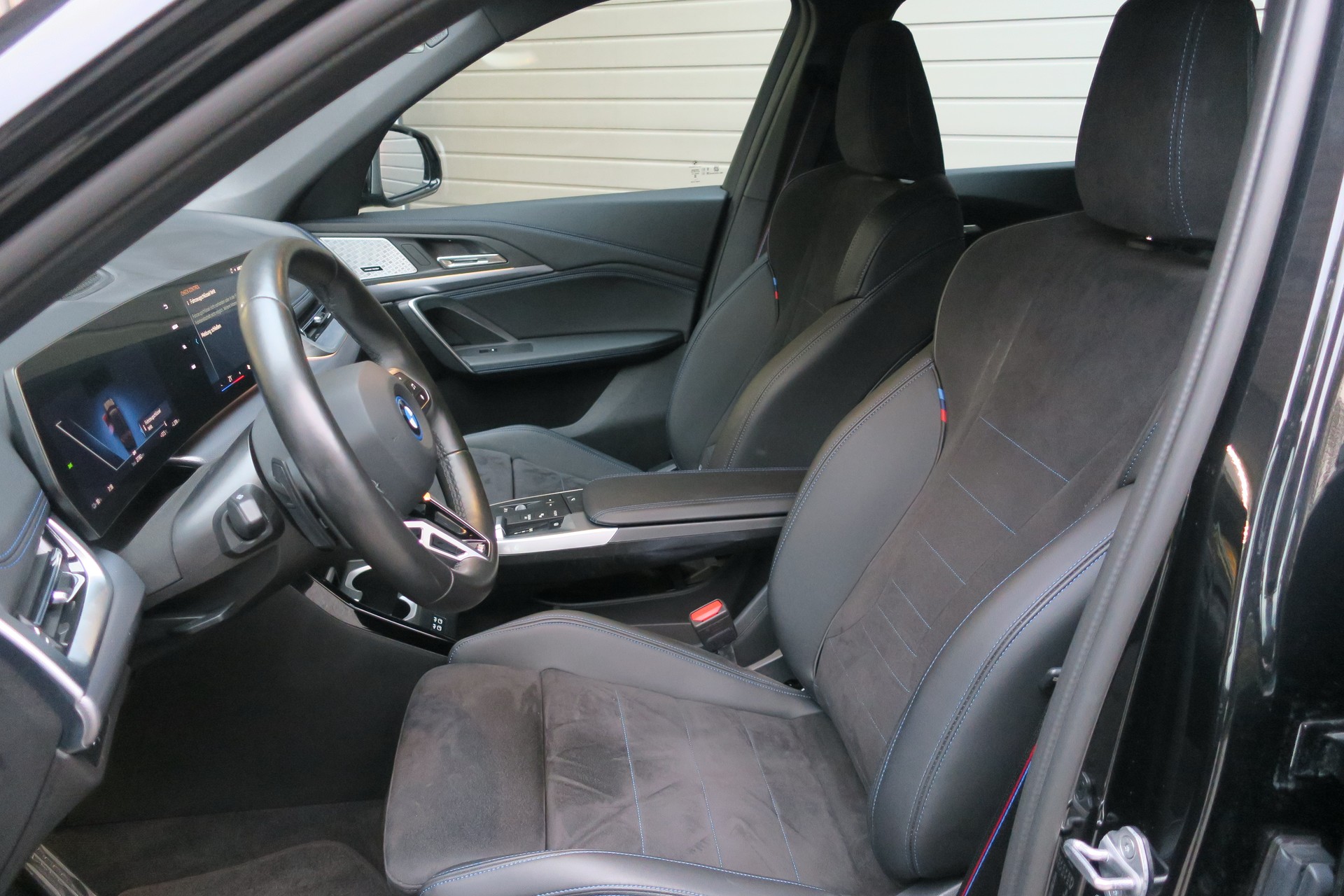BMW iX1 xDrive 30 M Sport Pro-image-5