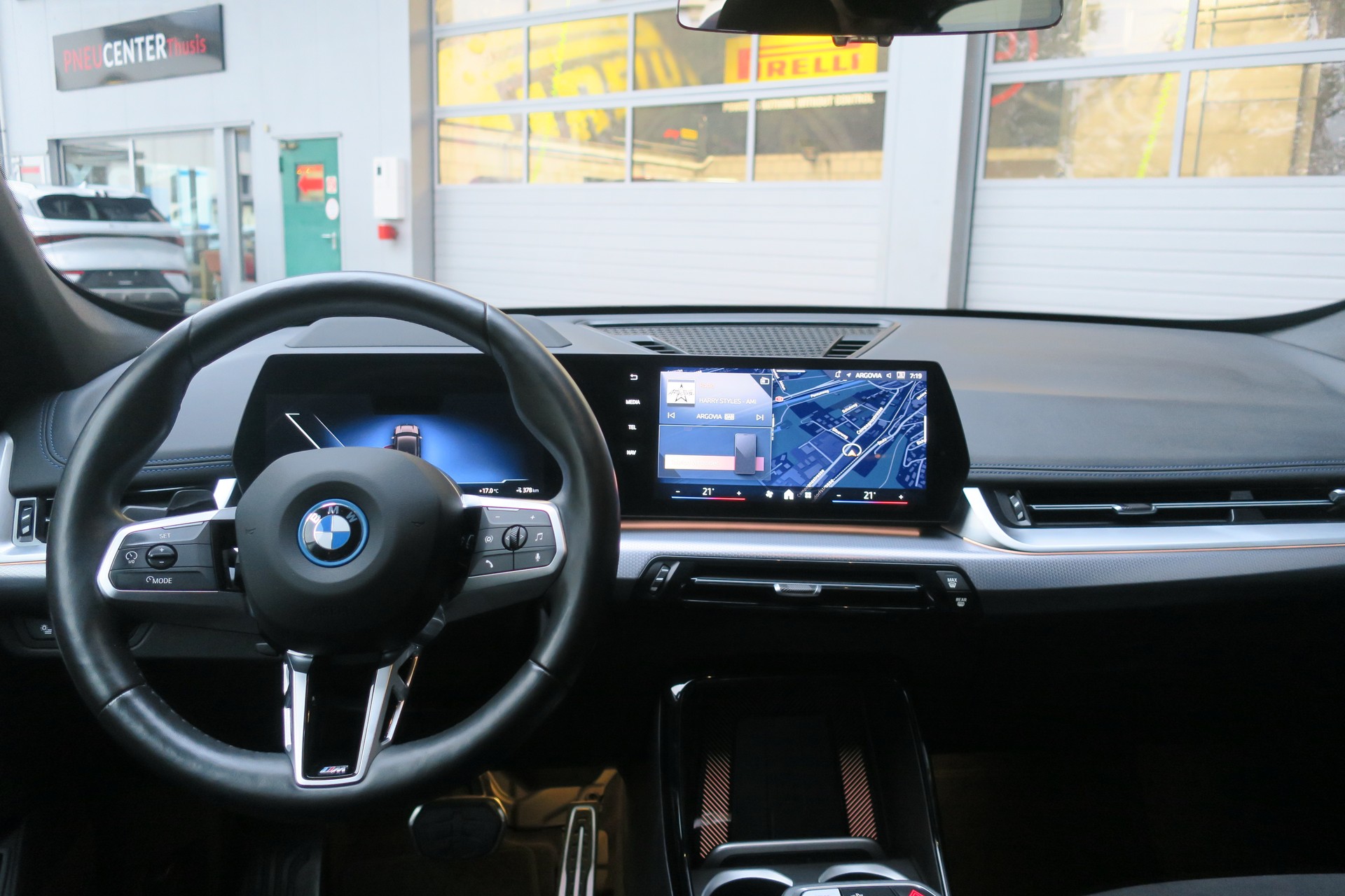 BMW iX1 xDrive 30 M Sport Pro-image-8