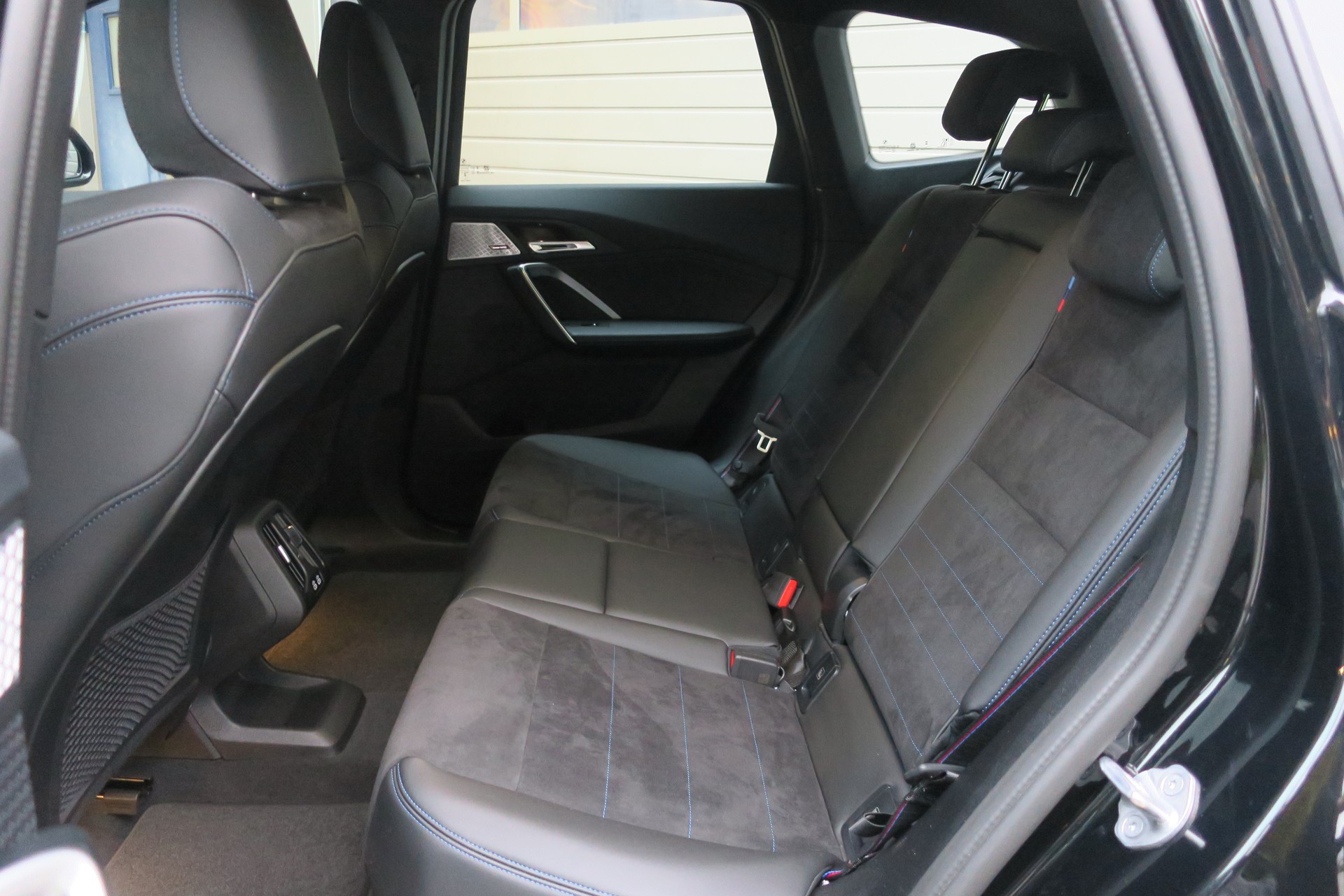 BMW iX1 xDrive 30 M Sport Pro-image-7