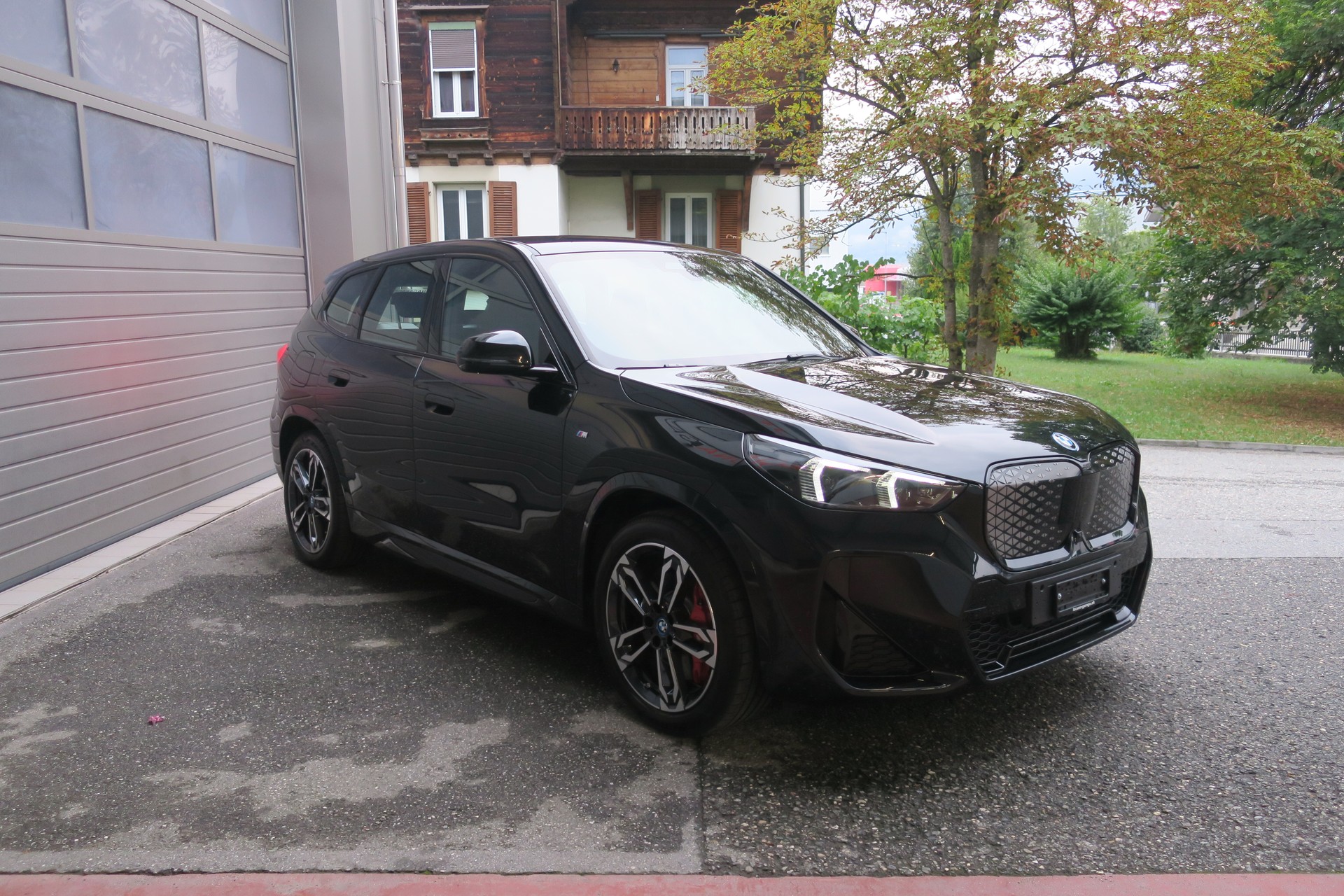 BMW iX1 xDrive 30 M Sport Pro-image-2
