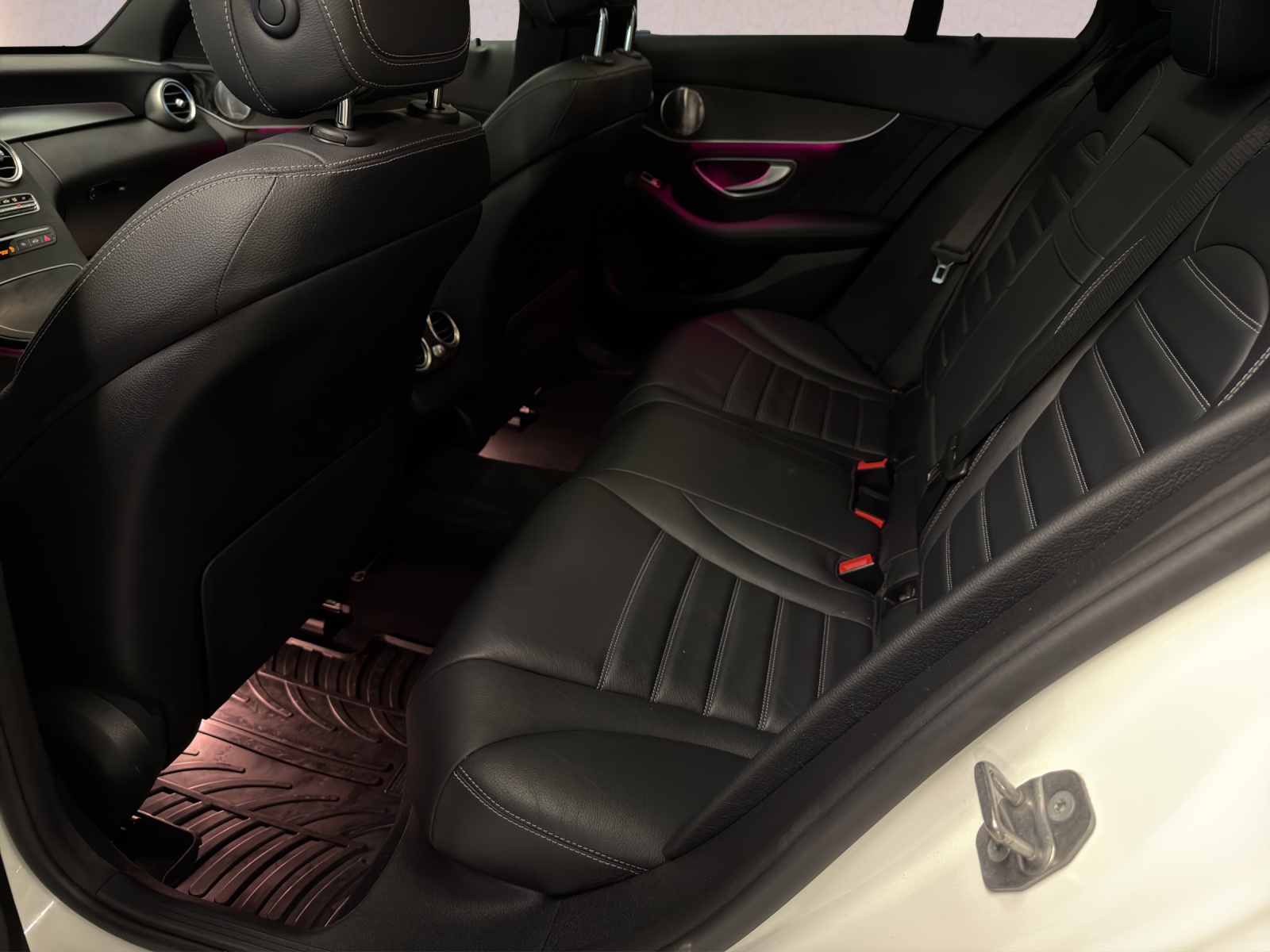 MERCEDES-BENZ C 220 d Swiss Star AMG Line 4Matic 9G-Tronic-image-13