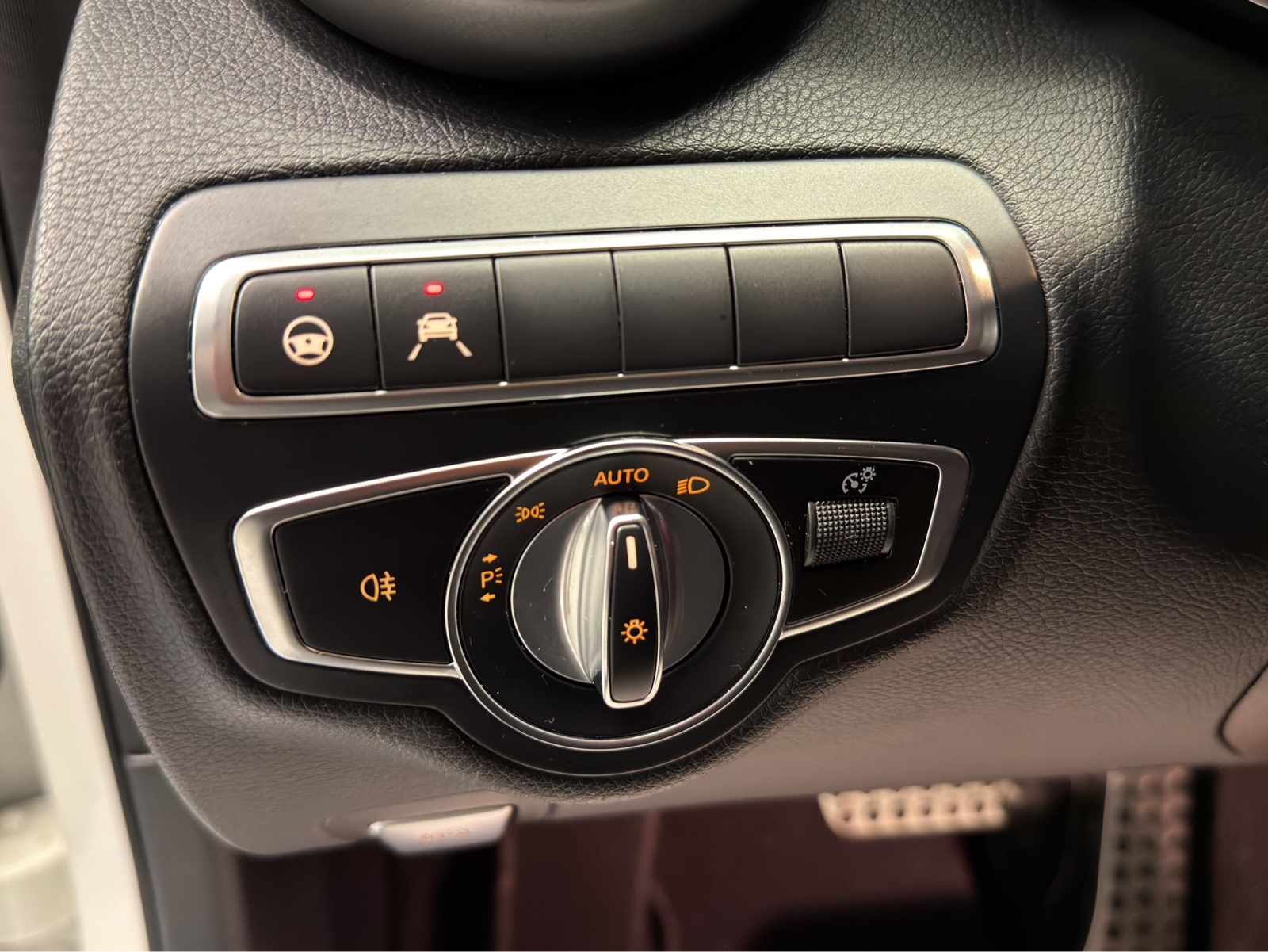 MERCEDES-BENZ C 220 d Swiss Star AMG Line 4Matic 9G-Tronic-image-10