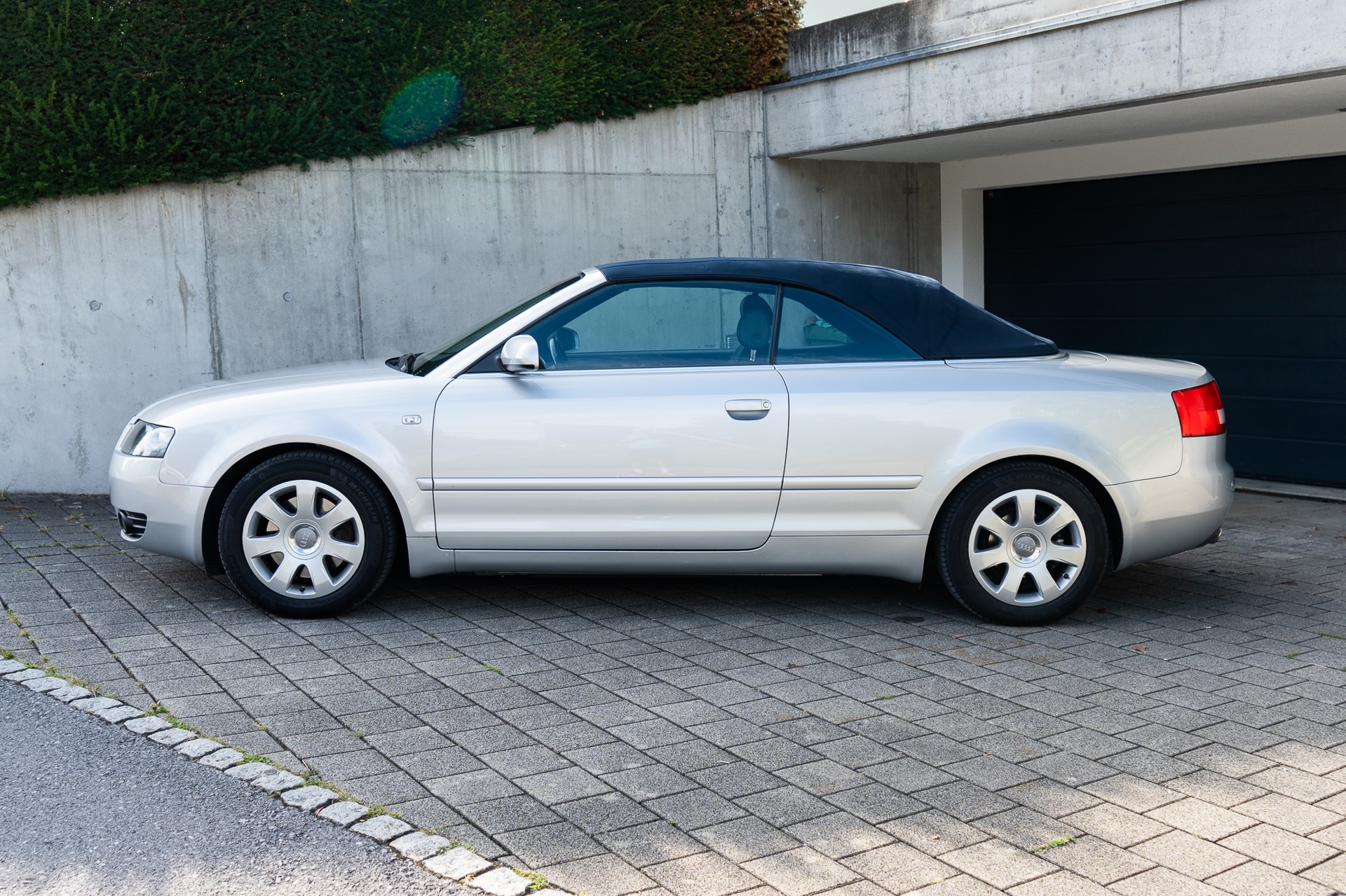 AUDI 2.4 V6 170-image-1