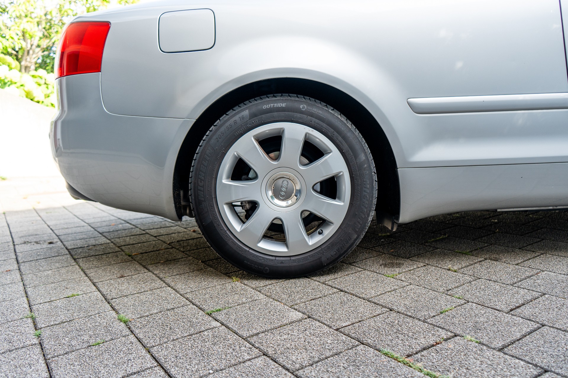 AUDI 2.4 V6 170-image-11