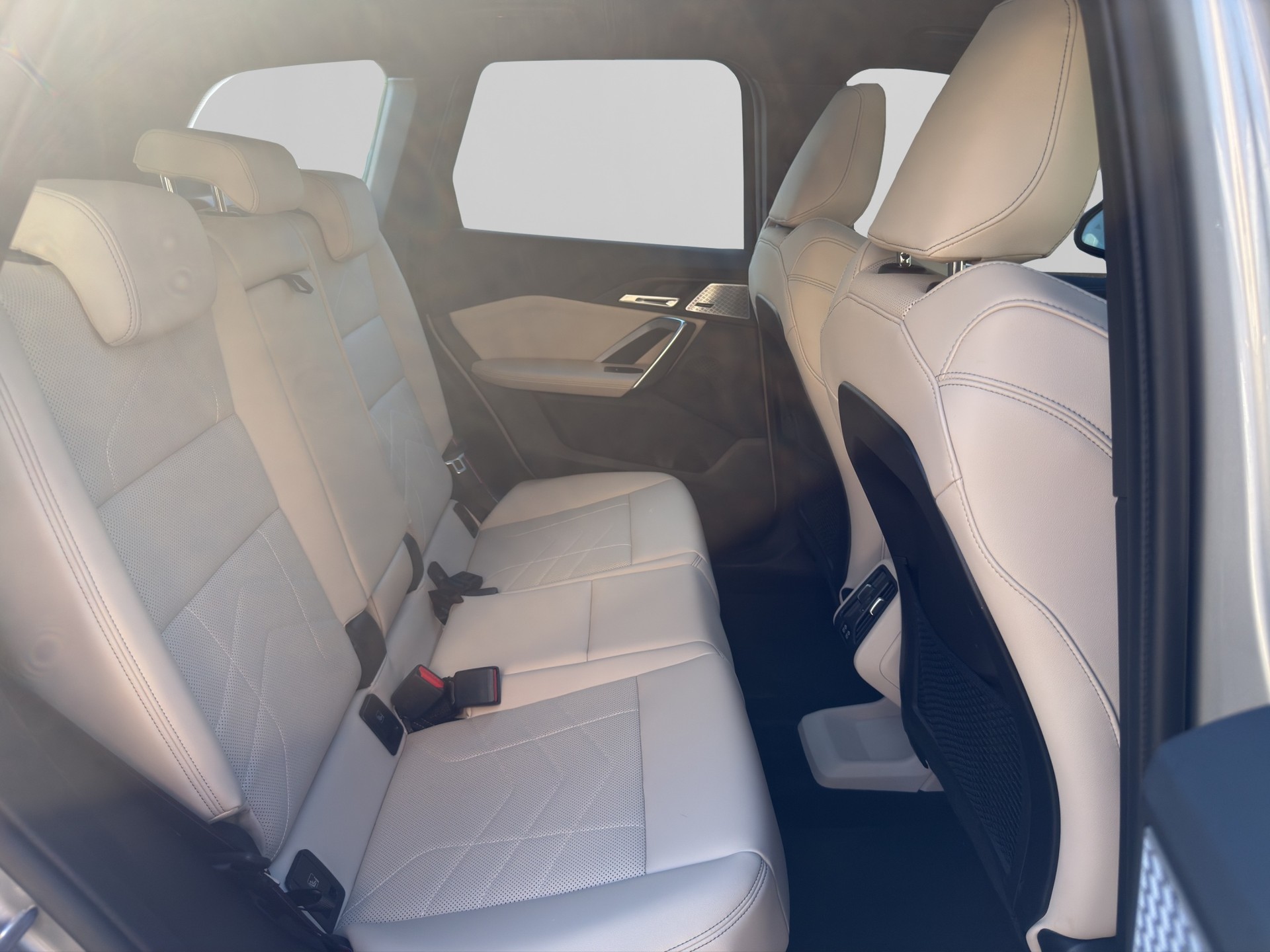 BMW iX1 U11 30 xDrive-image-18