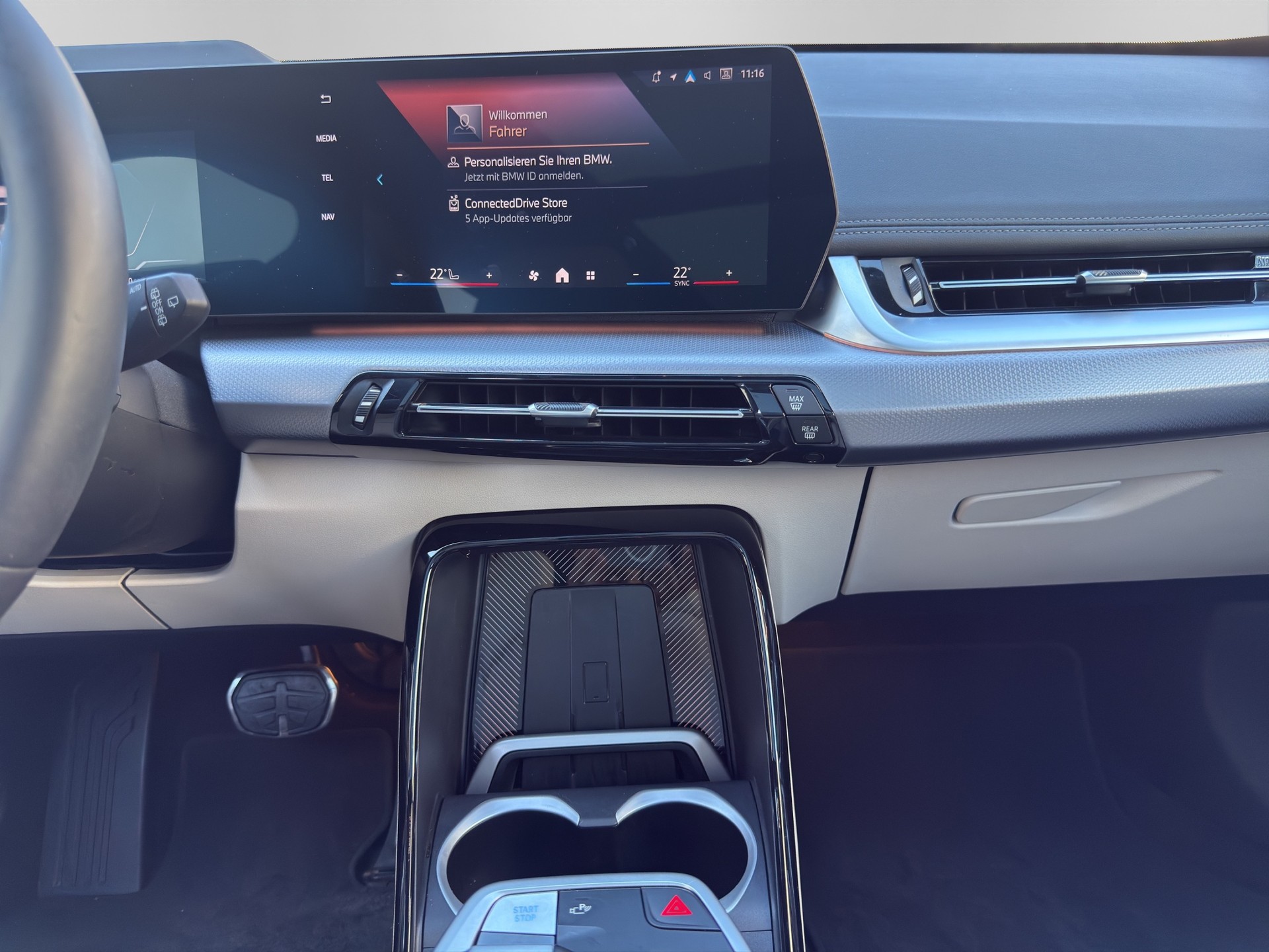 BMW iX1 U11 30 xDrive-image-13