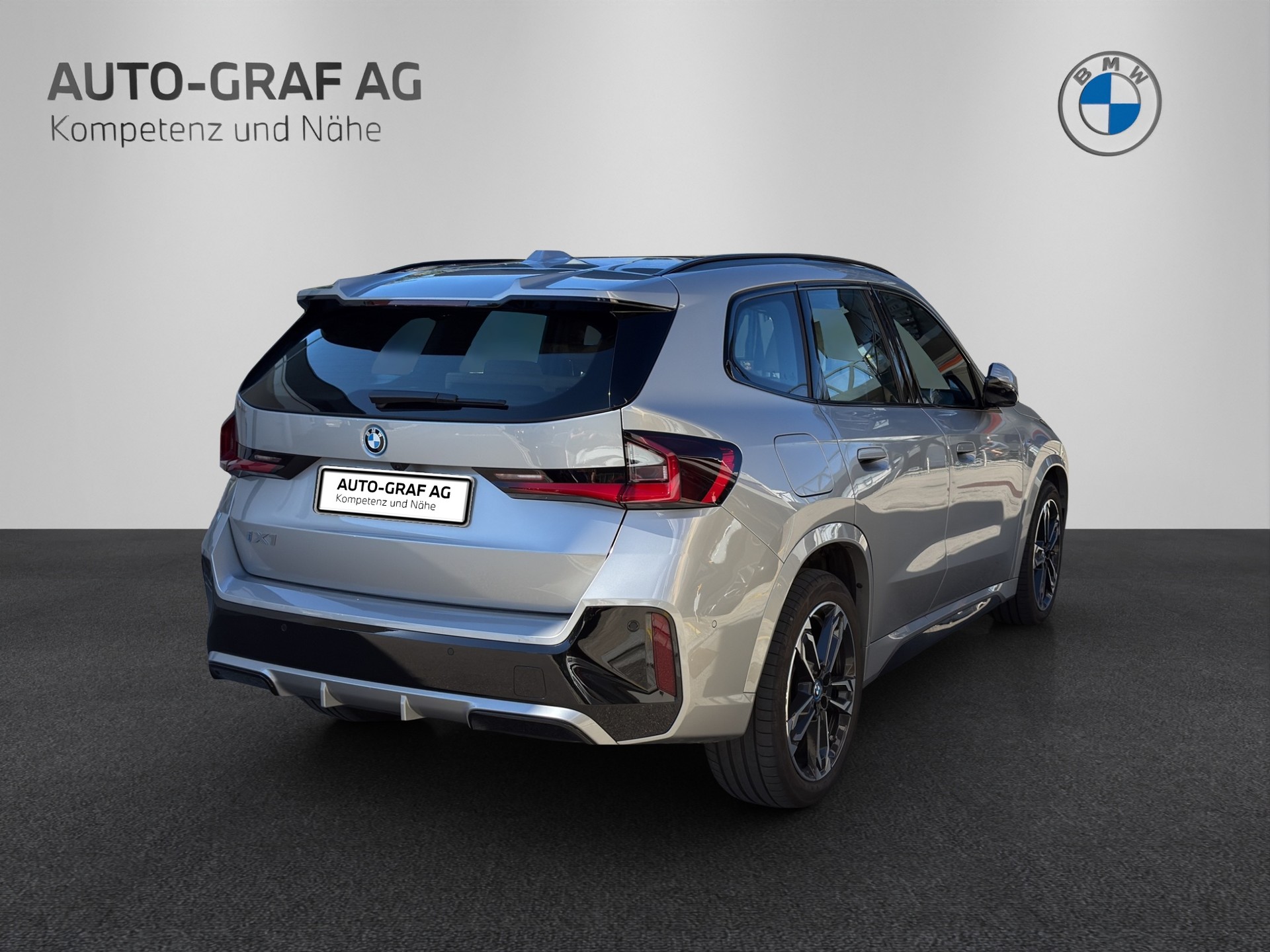 BMW iX1 U11 30 xDrive-image-4