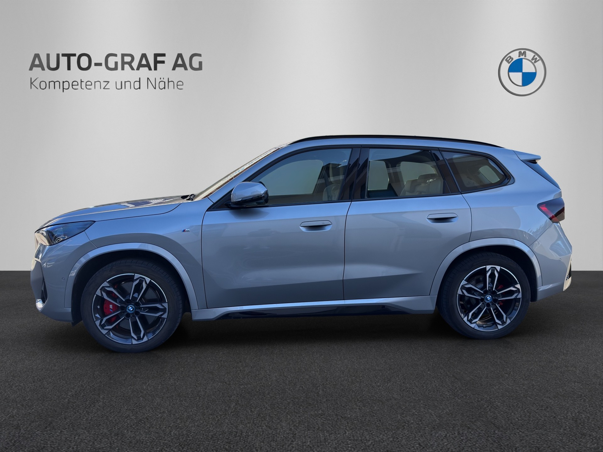 BMW iX1 U11 30 xDrive-image-1