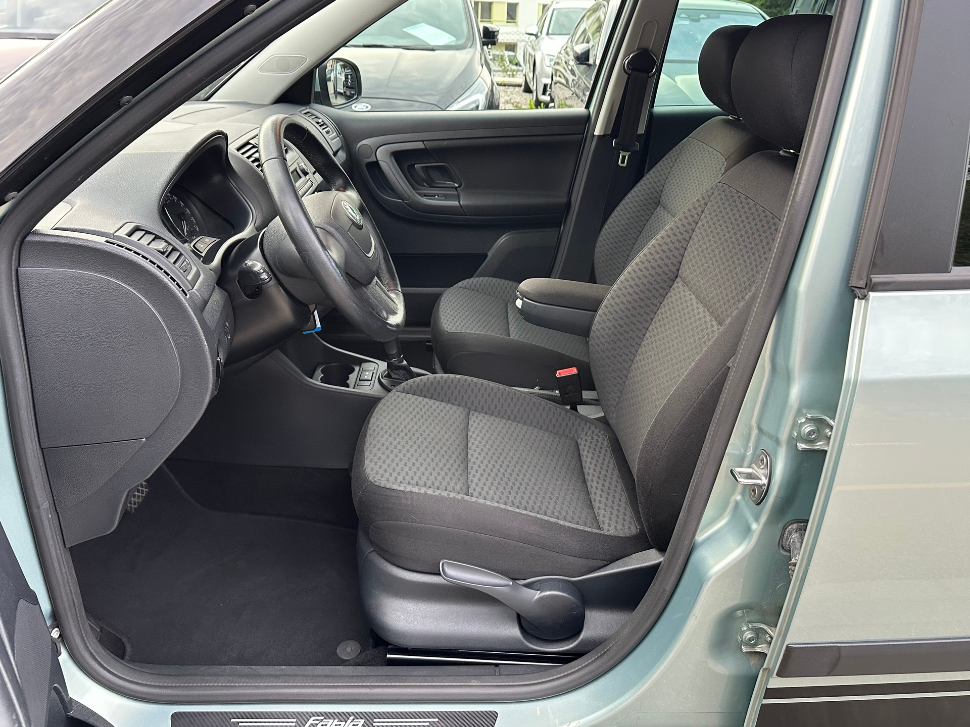 SKODA Fabia 1.2 TSI Ambition Plus DSG-image-9