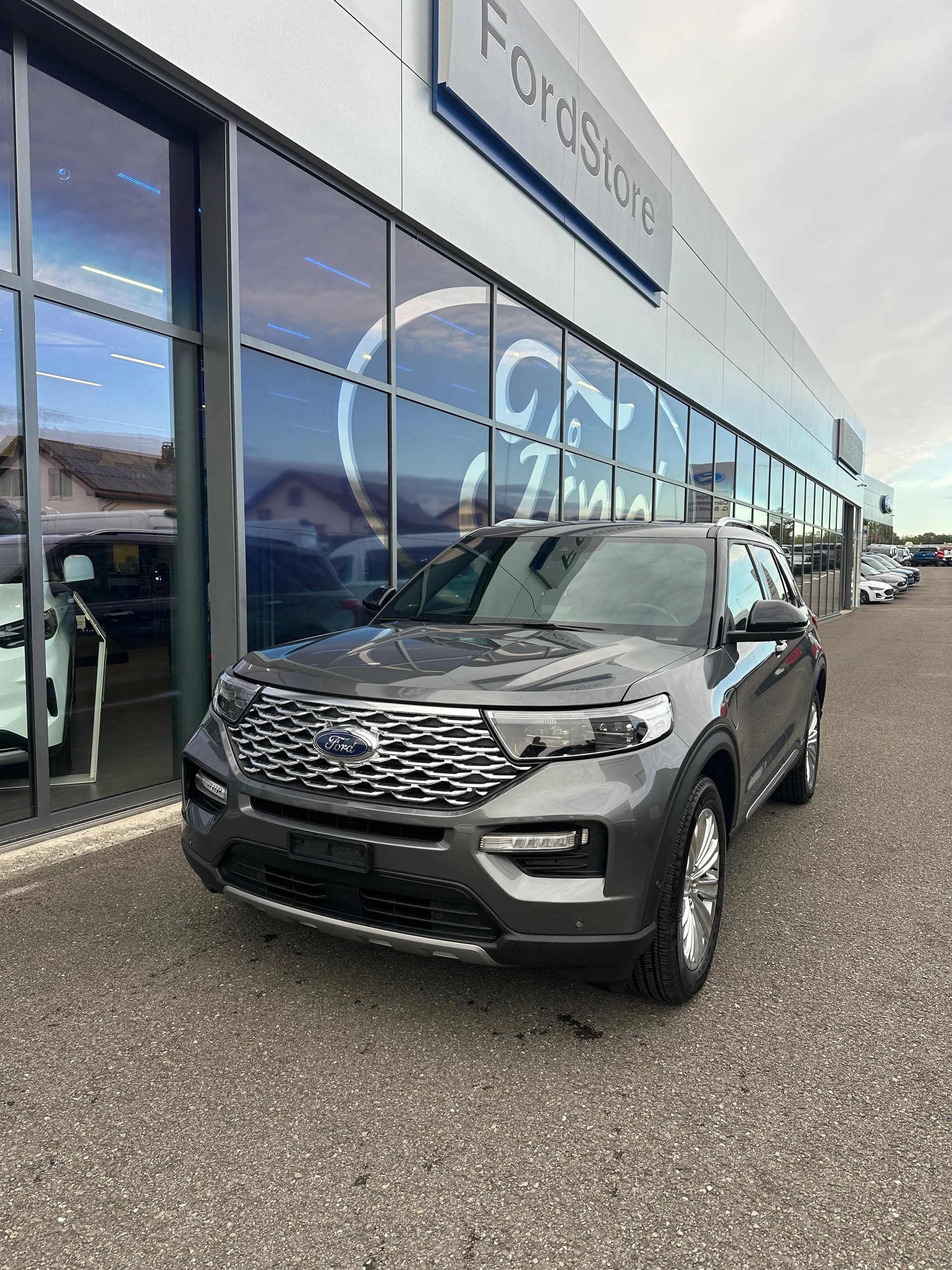 FORD Explorer 3.0 V6 Plug-in Hybrid Platinum