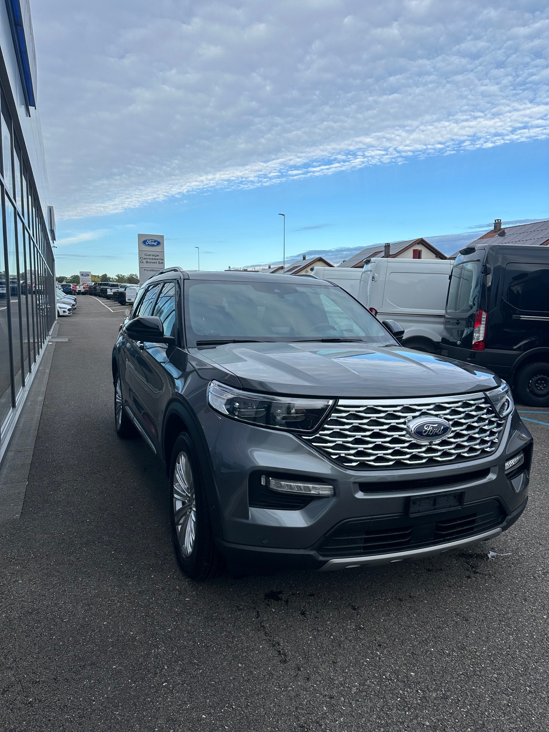 FORD Explorer 3.0 V6 Plug-in Hybrid Platinum-image-7