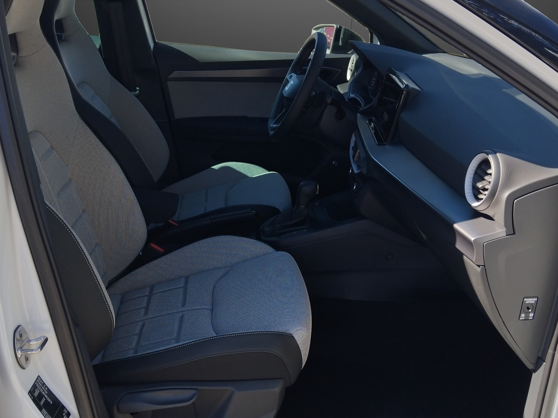 SEAT Arona 1.5 Eco TSI FR DSG-image-12