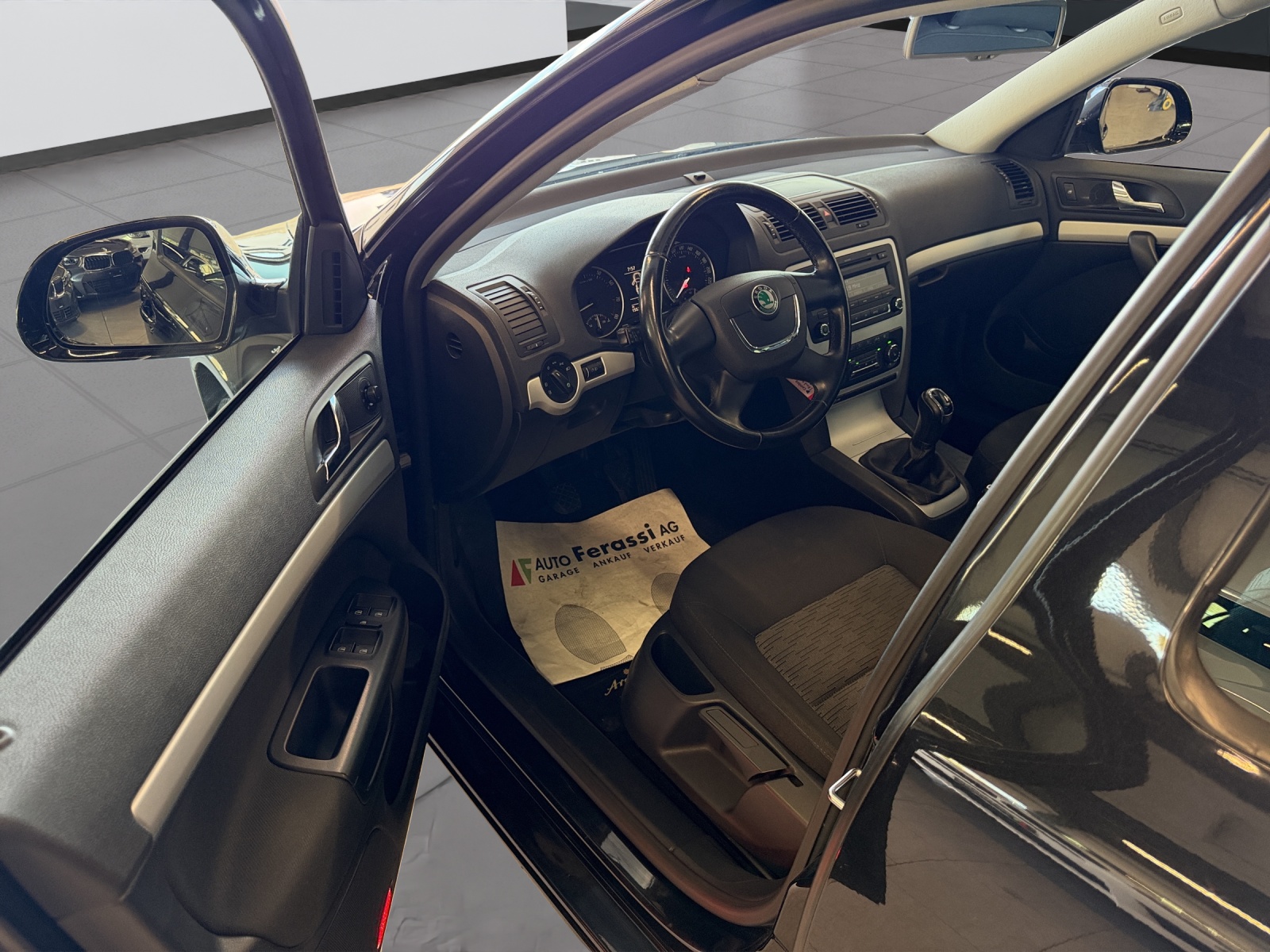SKODA Octavia Combi 1.8 TSI Arosa 4x4-image-22