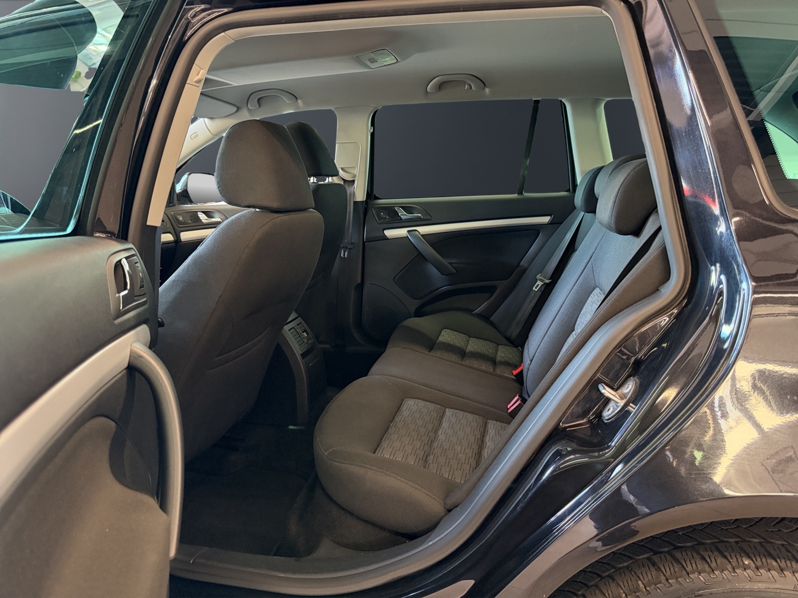 SKODA Octavia Combi 1.8 TSI Arosa 4x4-image-14