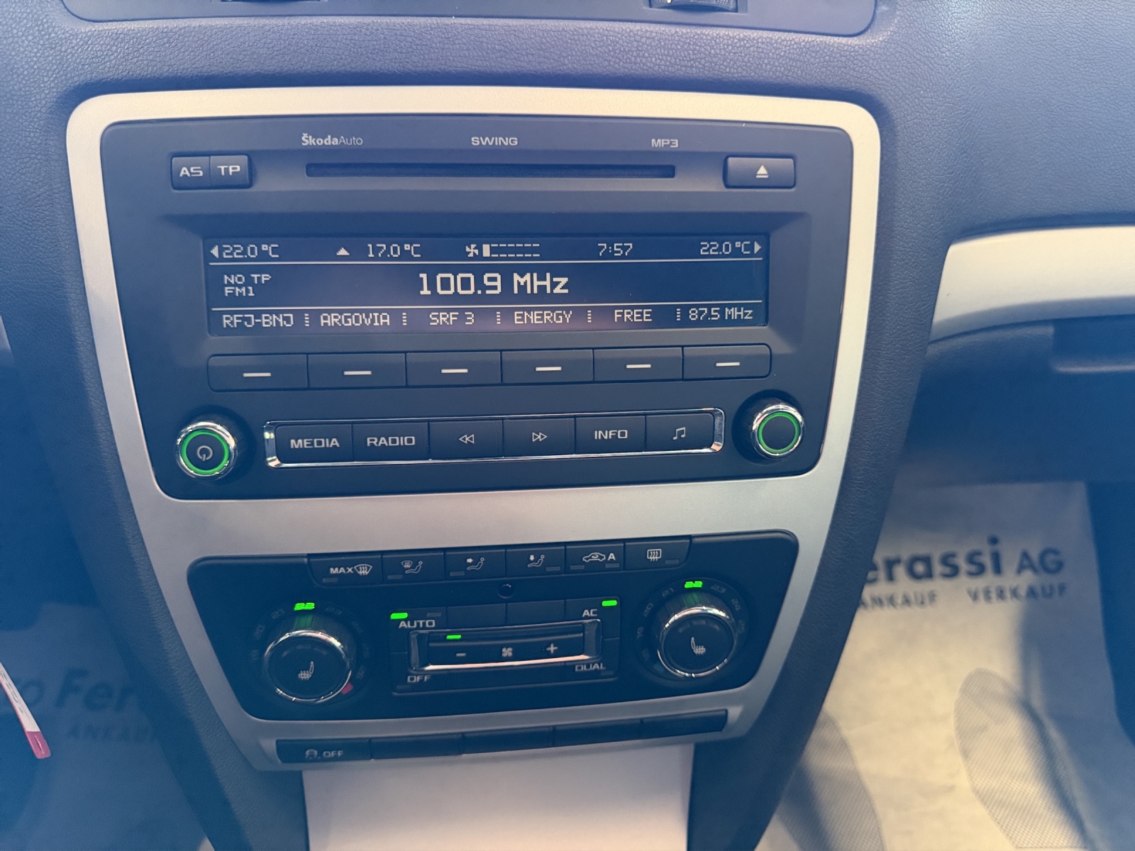 SKODA Octavia Combi 1.8 TSI Arosa 4x4-image-20