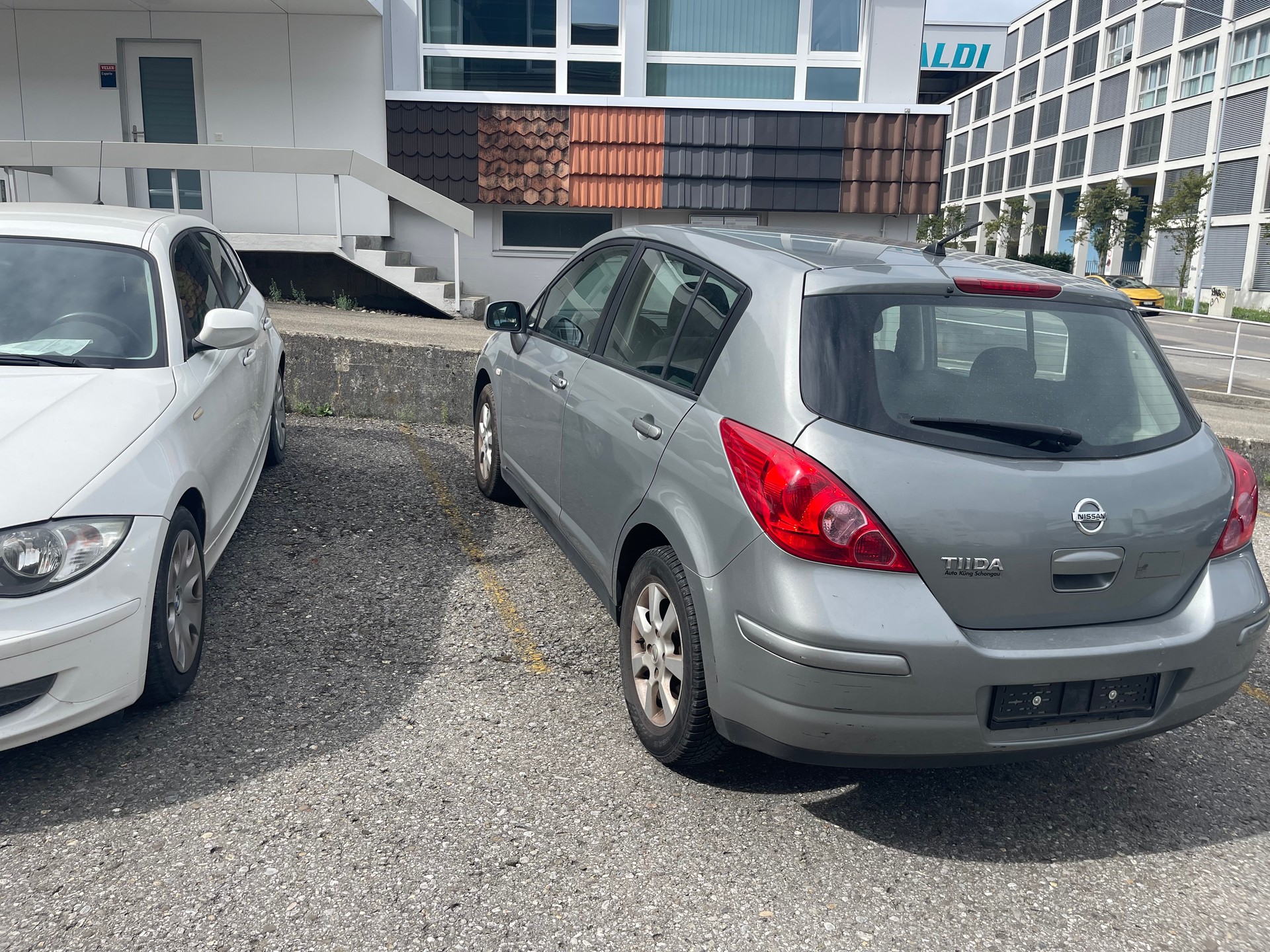 NISSAN Tiida 1.6 acenta-image-3